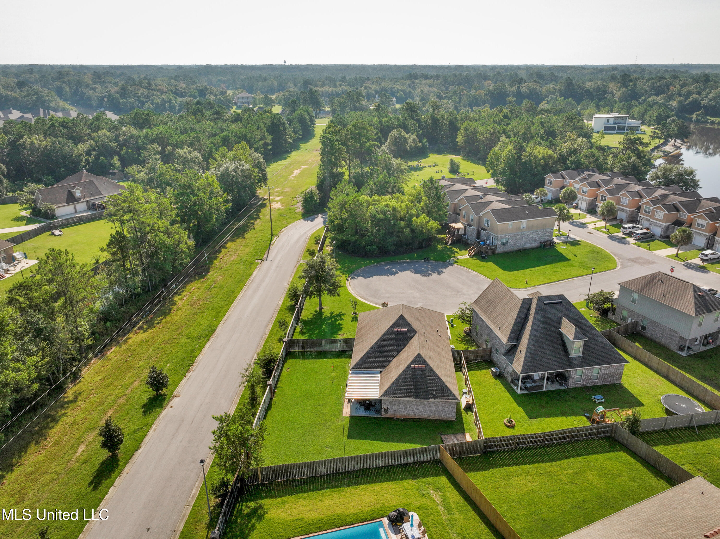 13247 Riverside Cove Property Photo 38