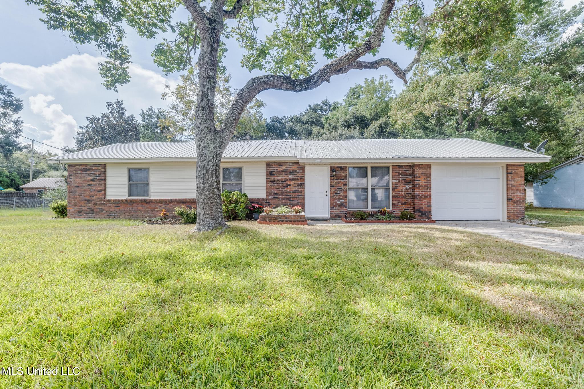 4806 Bronfair Avenue Property Photo 1