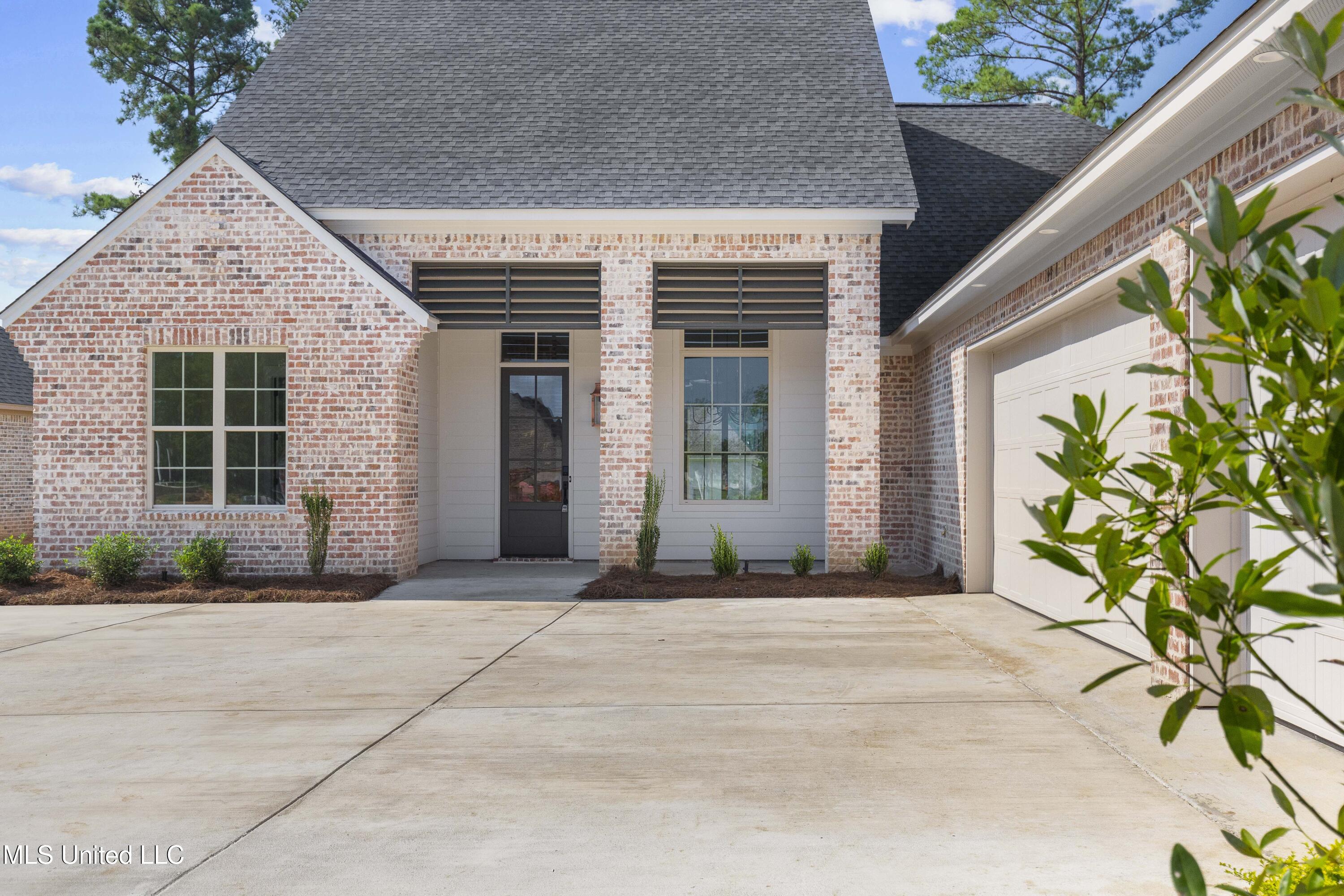 370 Wellstone Place Property Photo 2