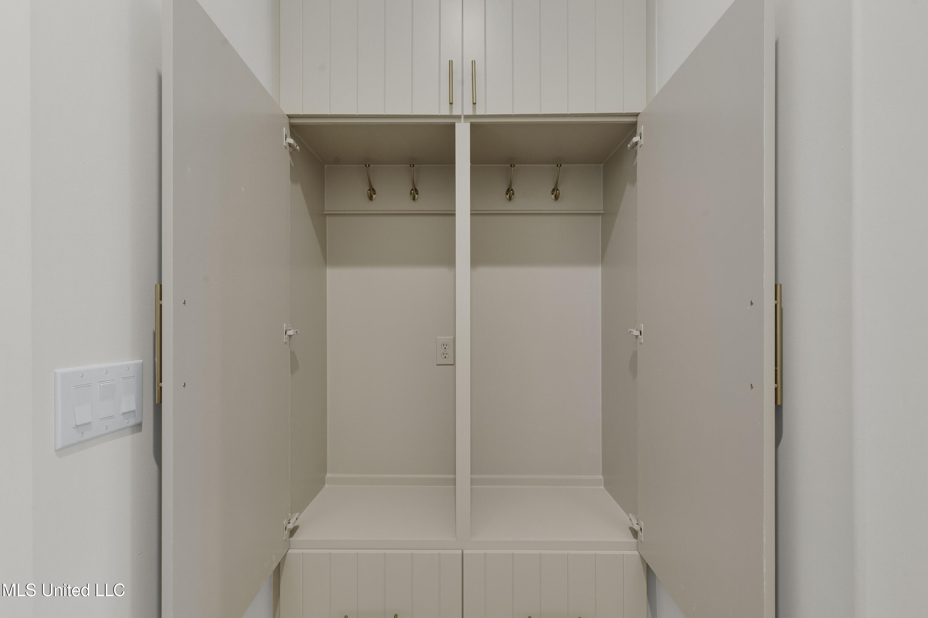 370 Wellstone Place Property Photo 14