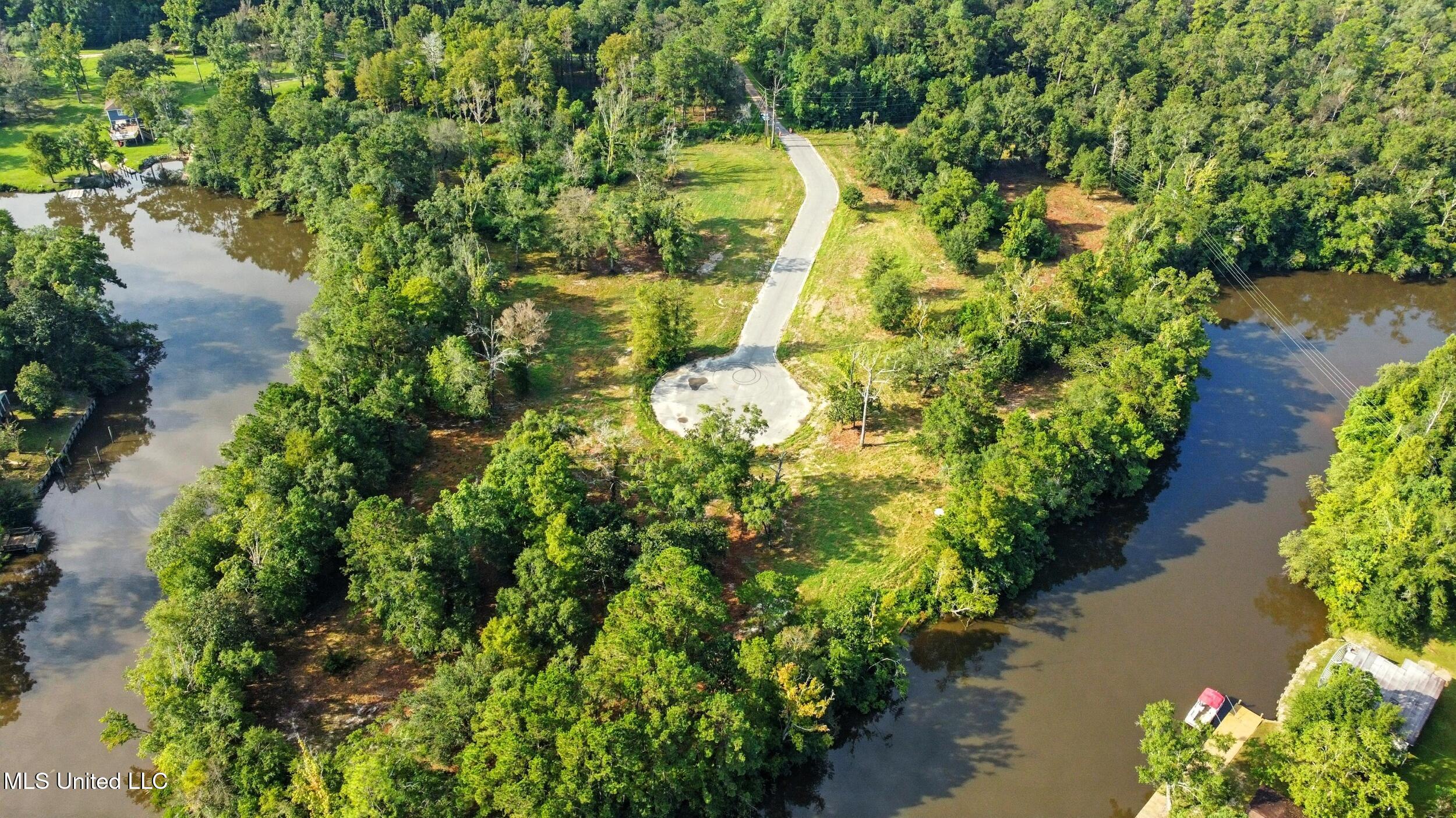 10550 Oneal Road Property Photo 3