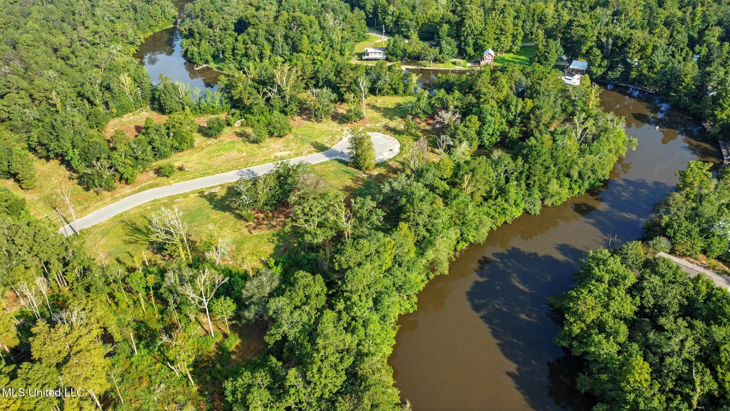 10550 Oneal Road Property Photo 6