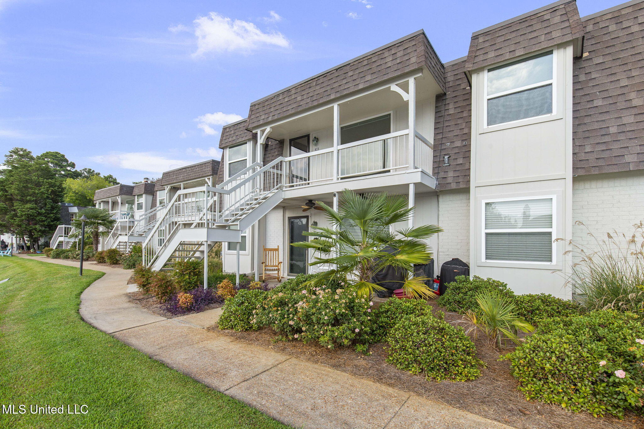 550 Post Road Property Photo 1