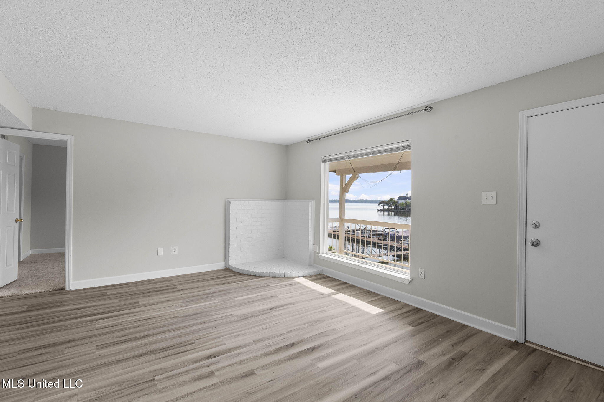 550 Post Road Property Photo 5