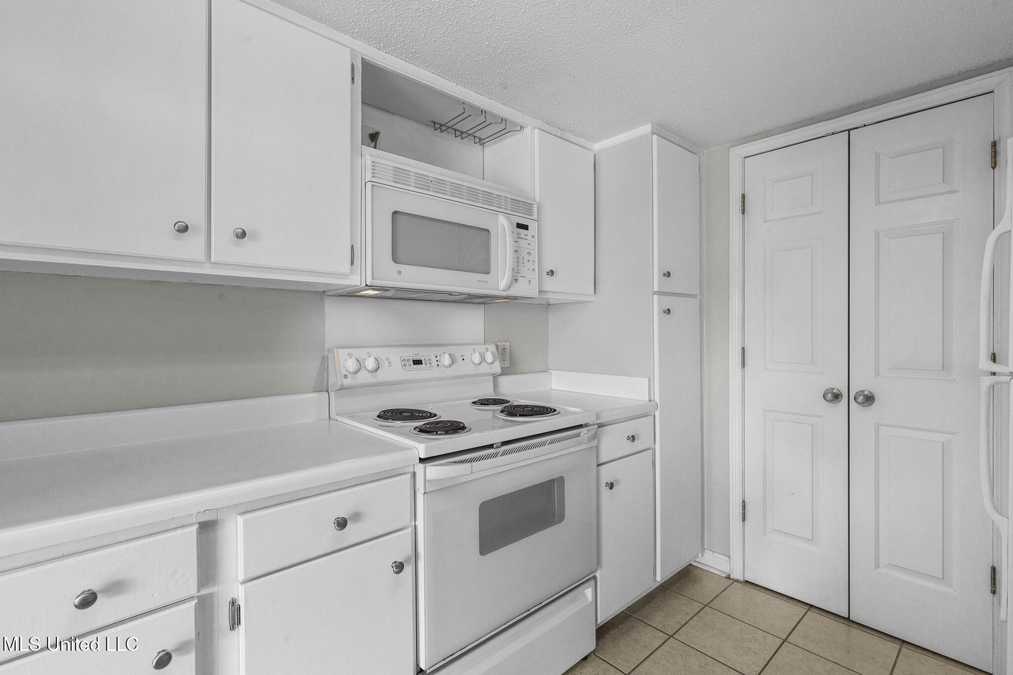 550 Post Road Property Photo 11