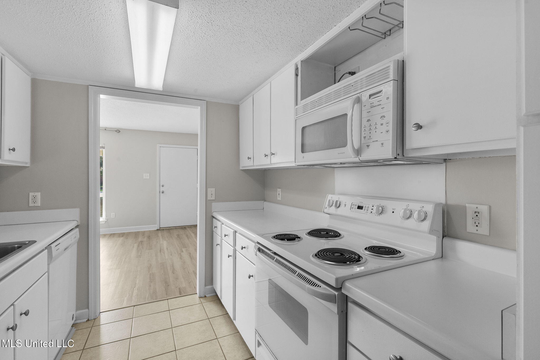 550 Post Road Property Photo 12