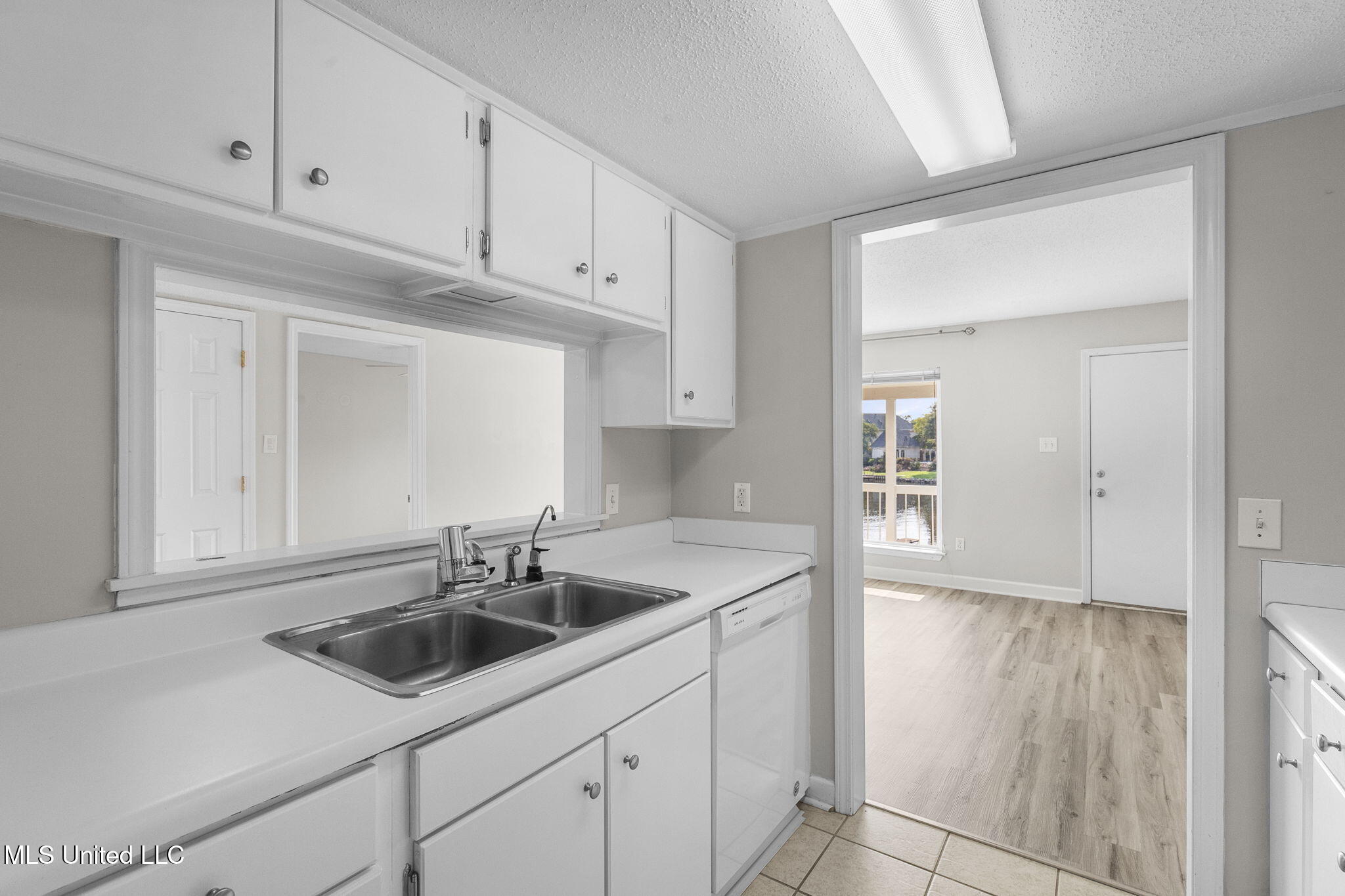 550 Post Road Property Photo 13