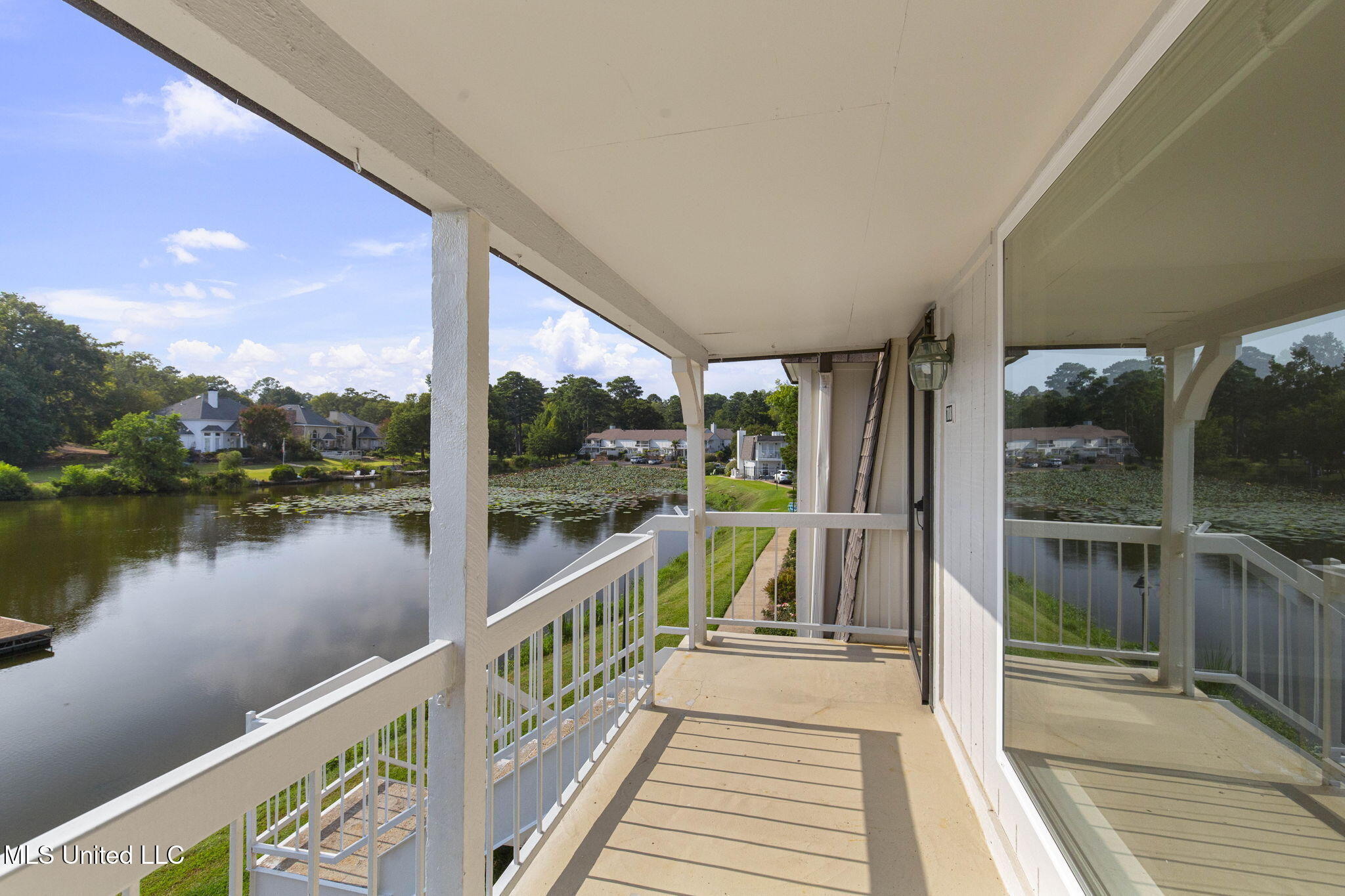 550 Post Road Property Photo 26