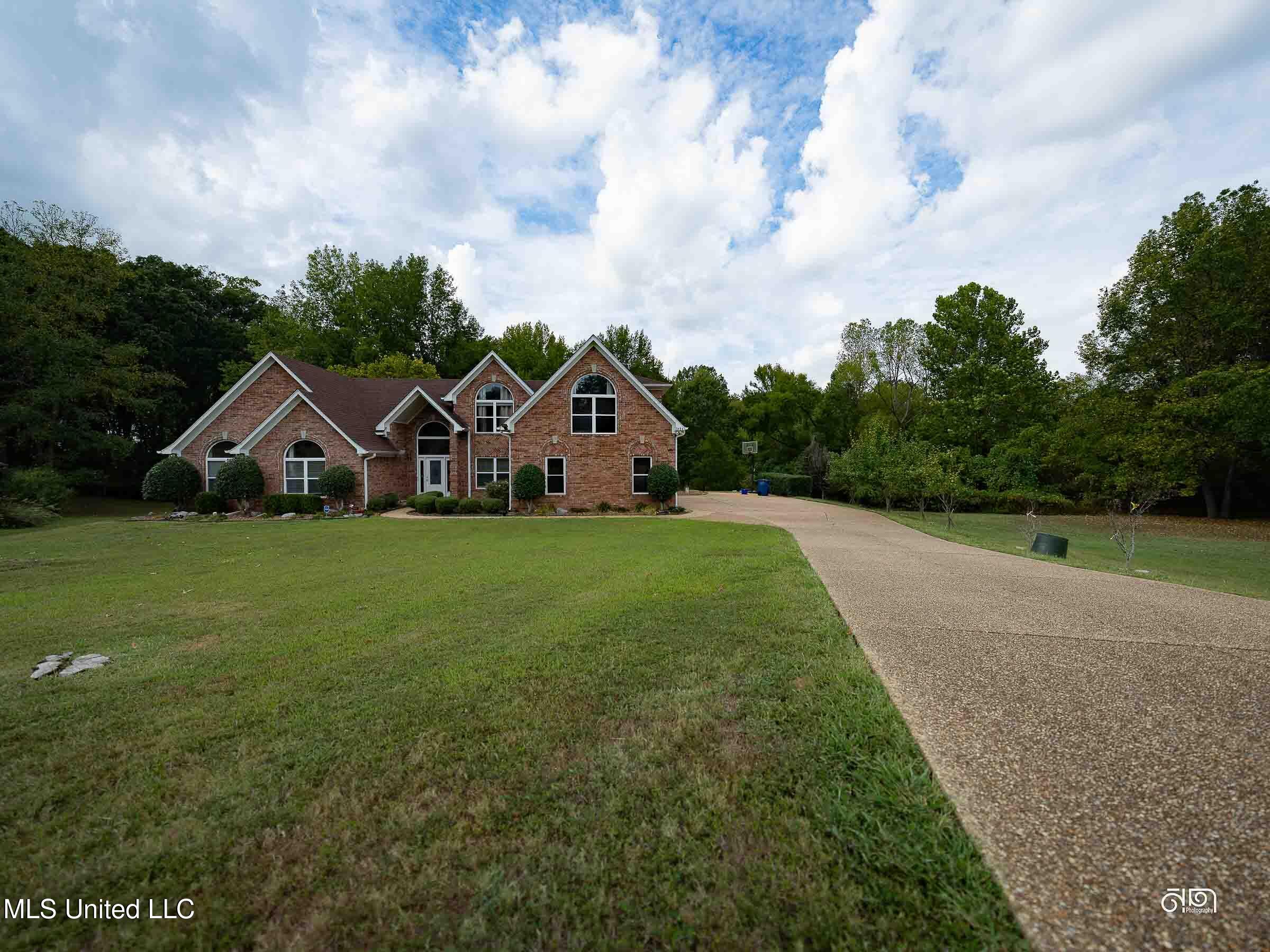 7624 N Rigmoore Pt. N Point Property Photo 1