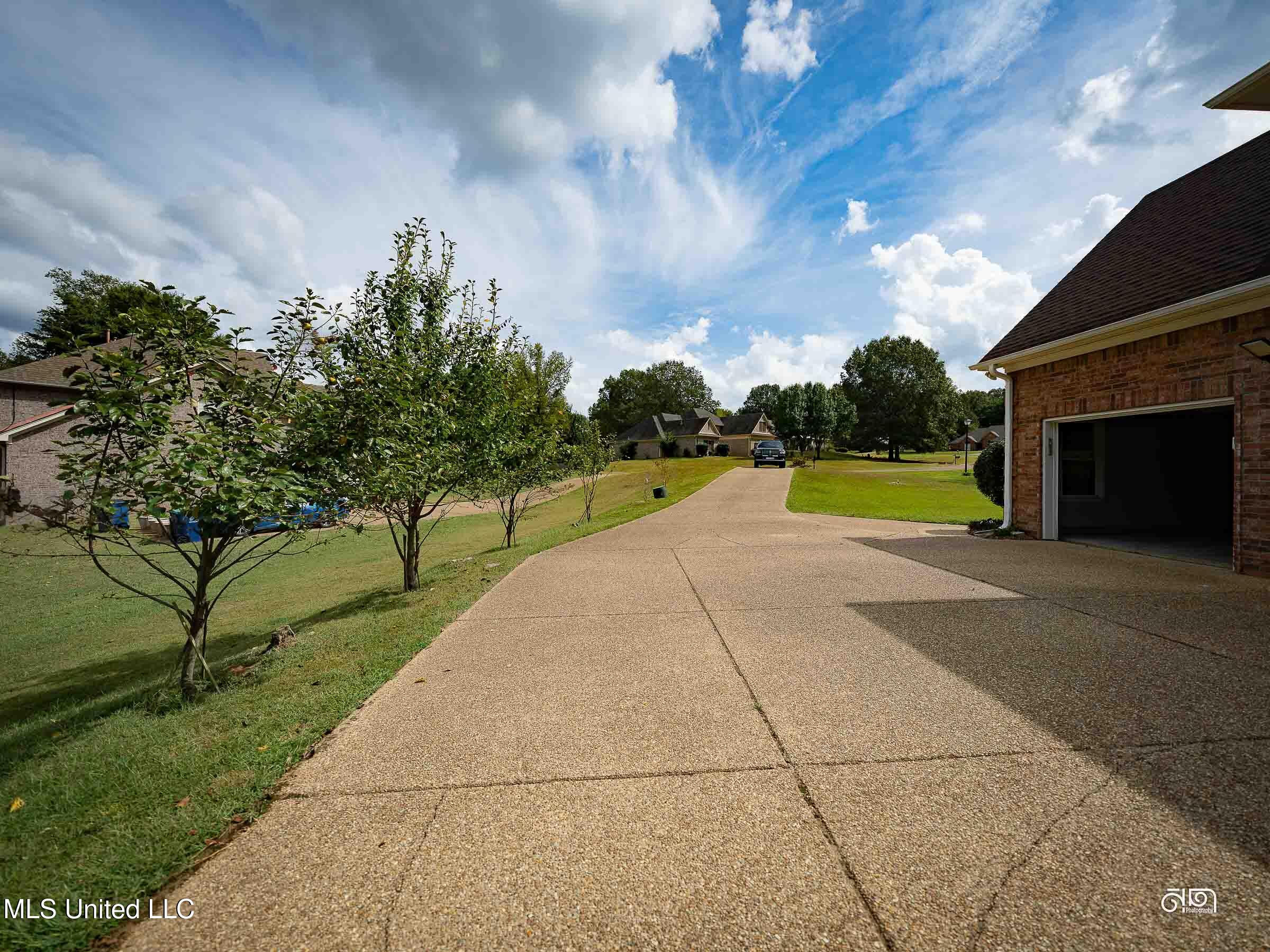7624 N Rigmoore Pt. N Point Property Photo 5
