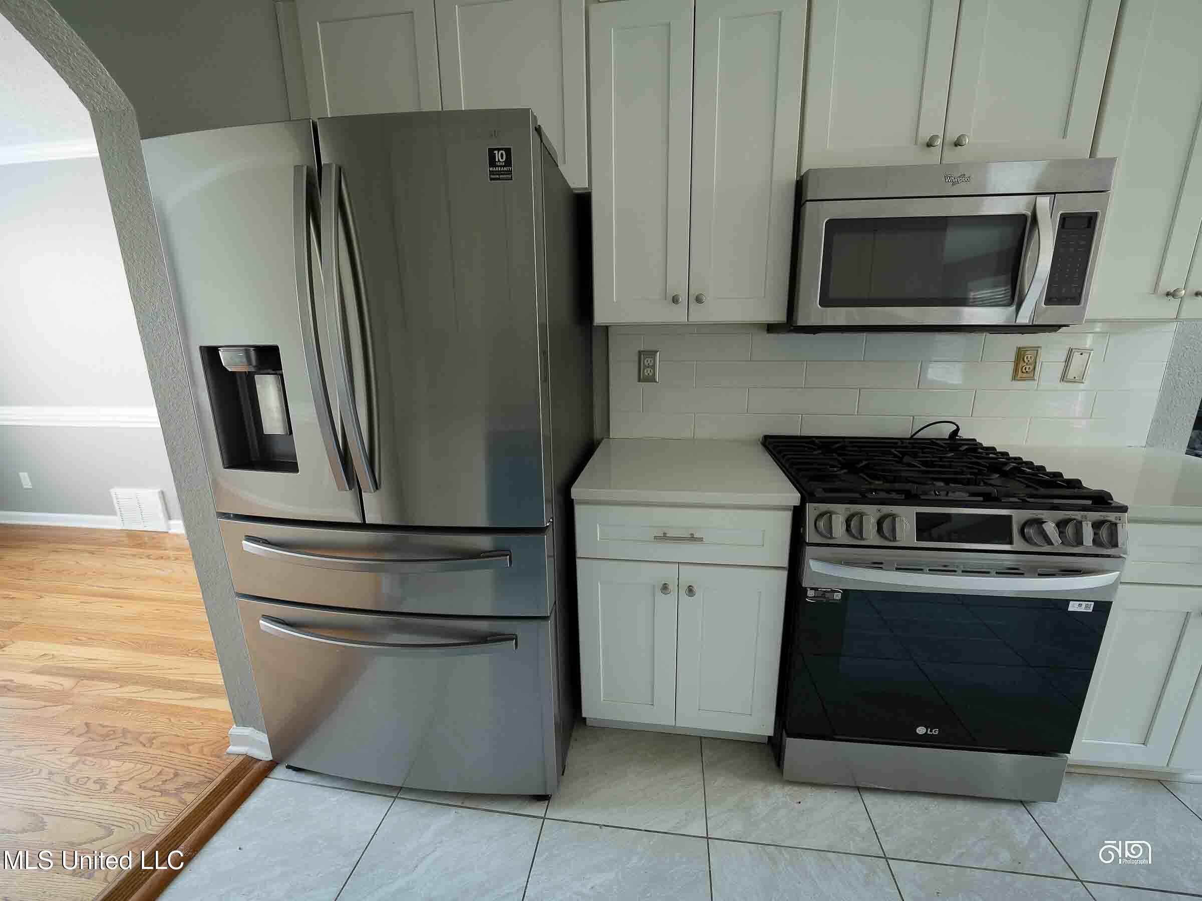 7624 N Rigmoore Pt. N Point Property Photo 14