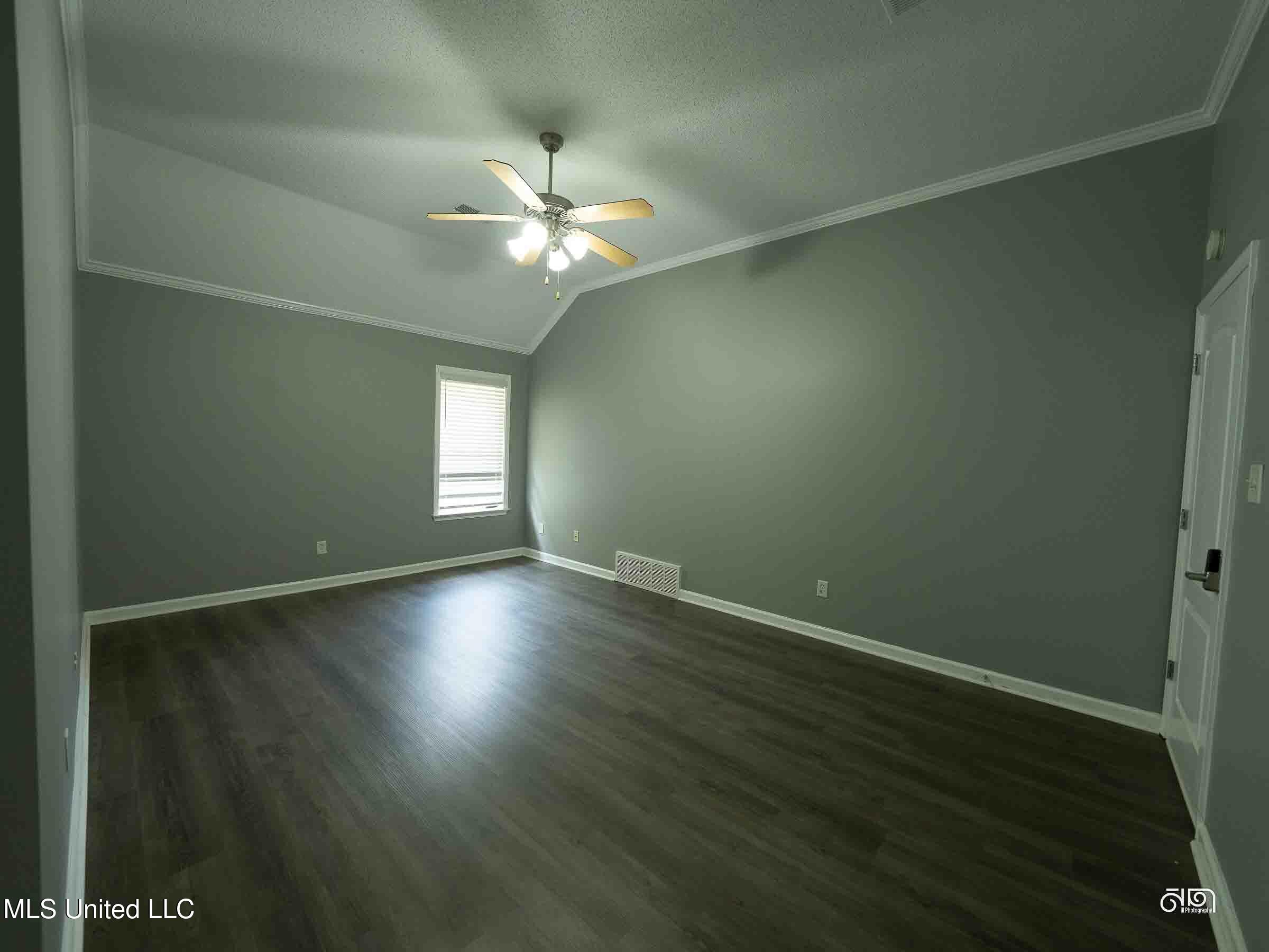 7624 N Rigmoore Pt. N Point Property Photo 18