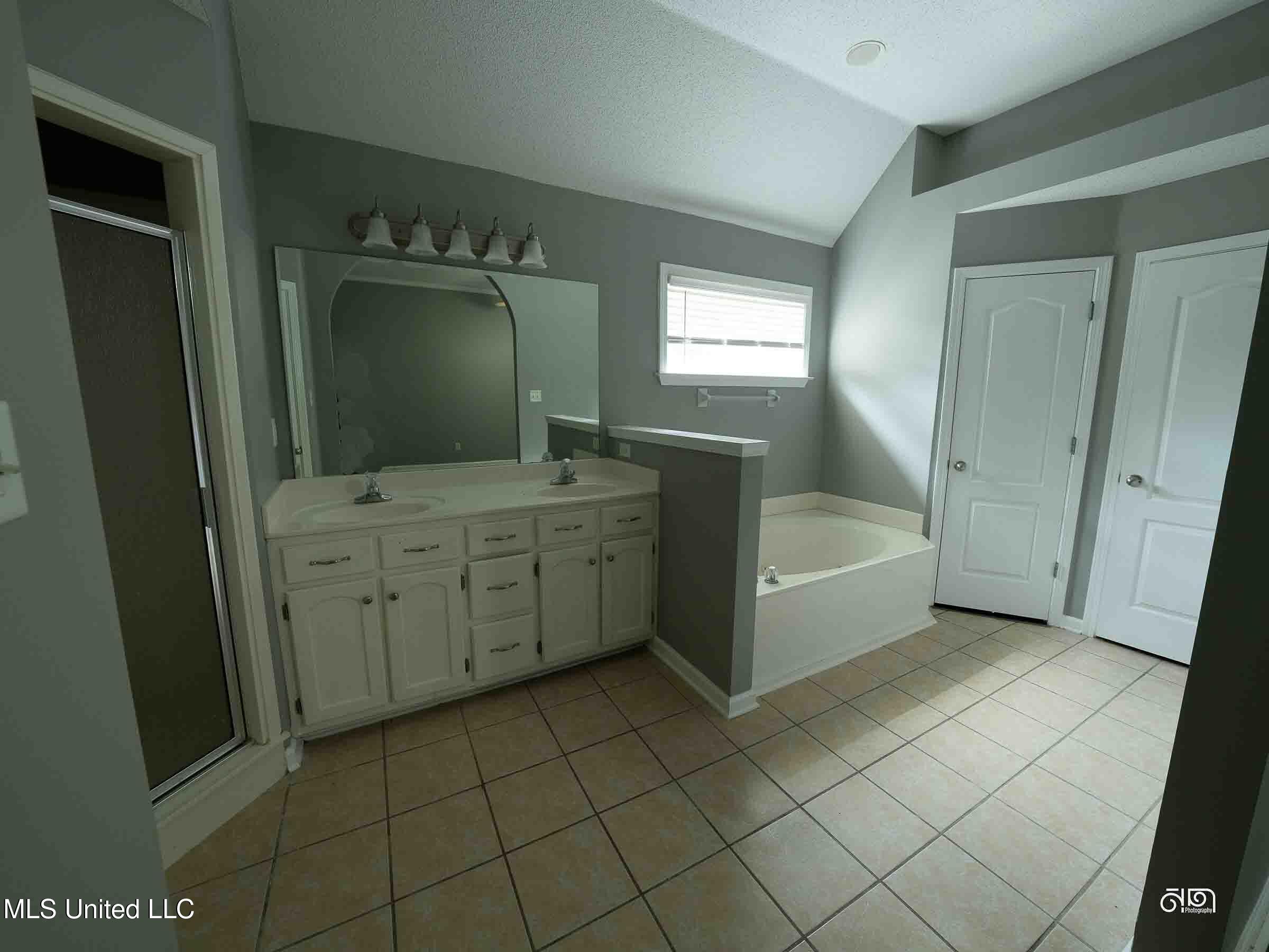 7624 N Rigmoore Pt. N Point Property Photo 19