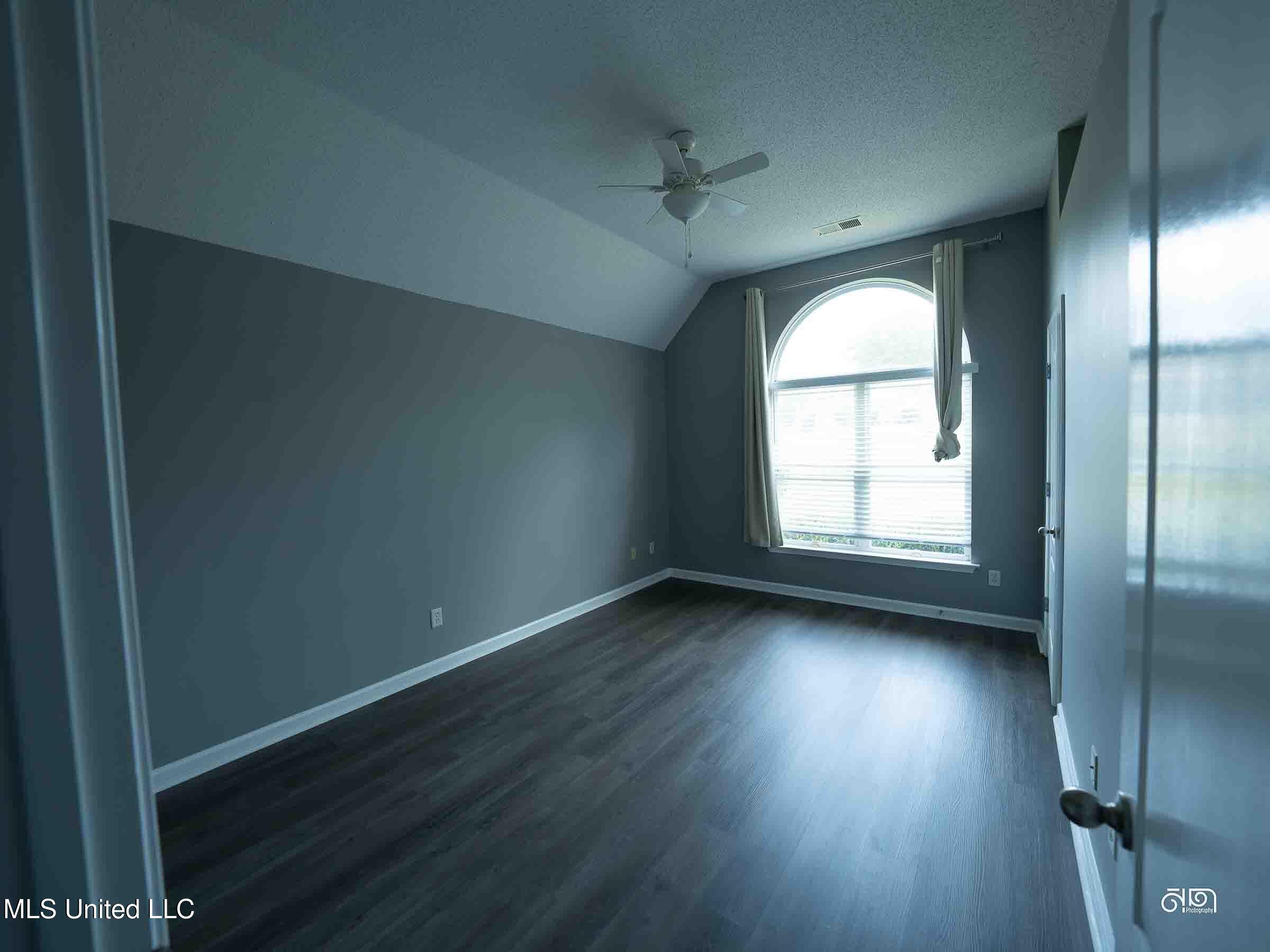 7624 N Rigmoore Pt. N Point Property Photo 20