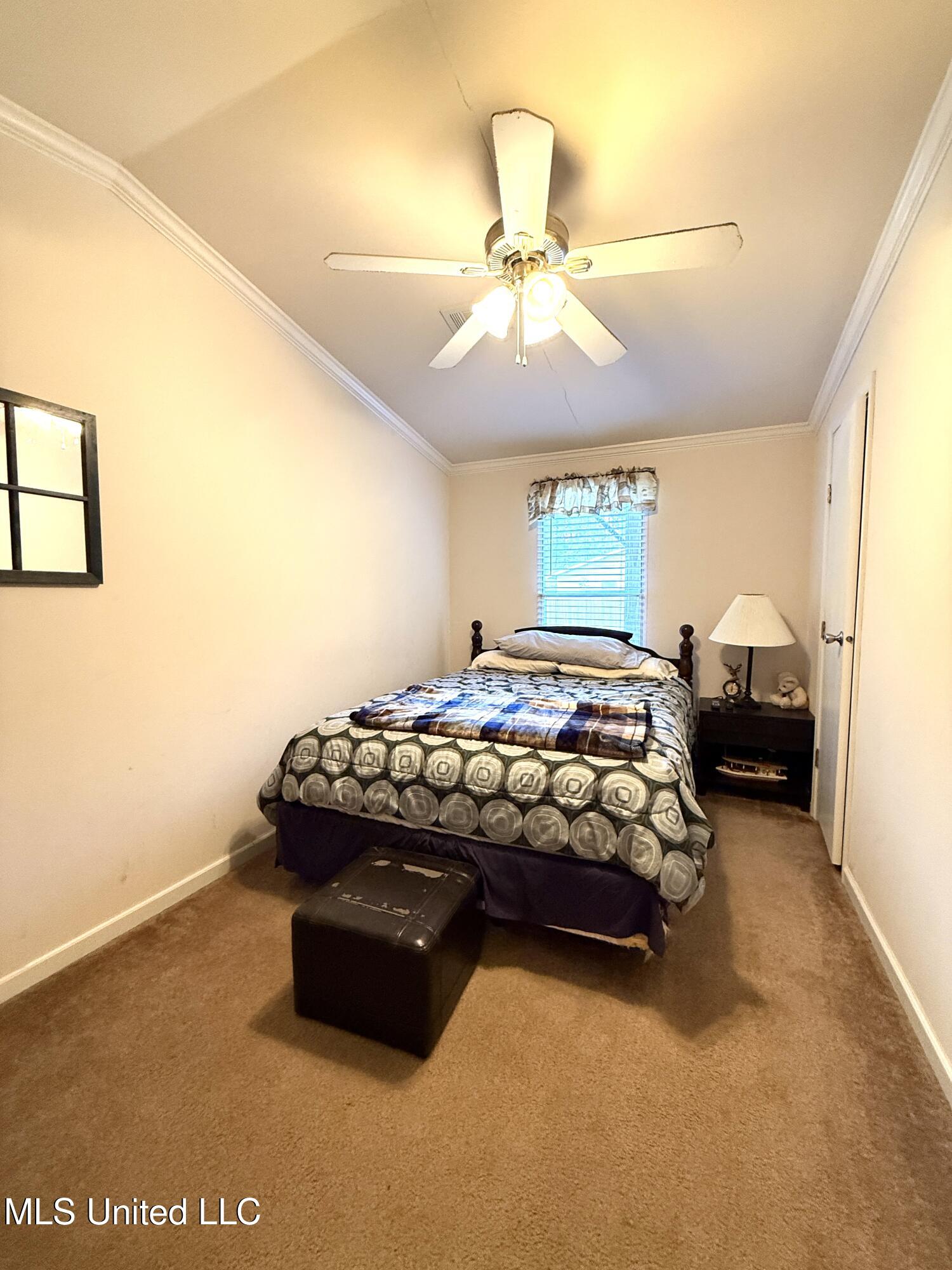 586 Se Hancock Road Property Photo 17
