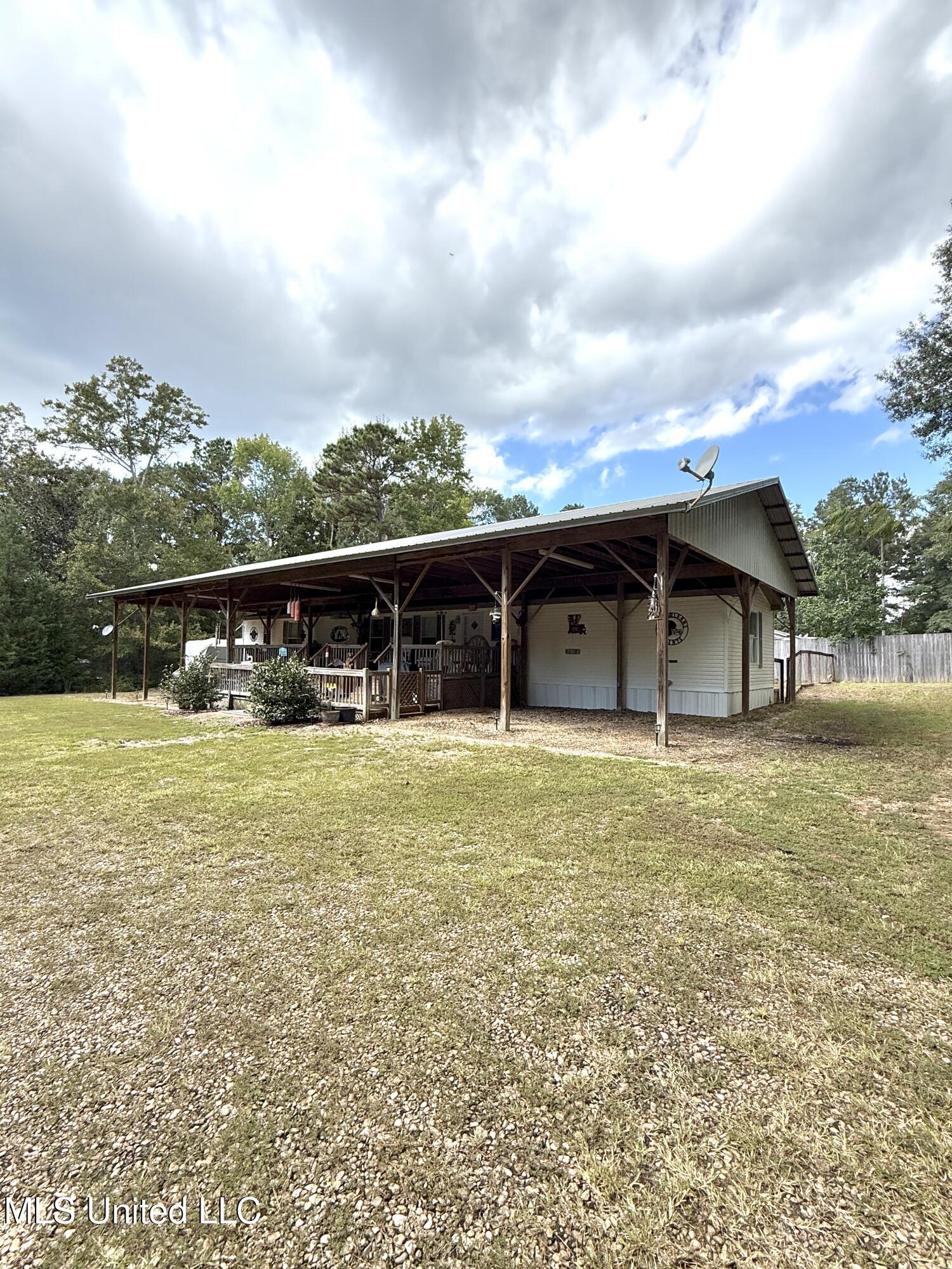 586 Se Hancock Road Property Photo 55