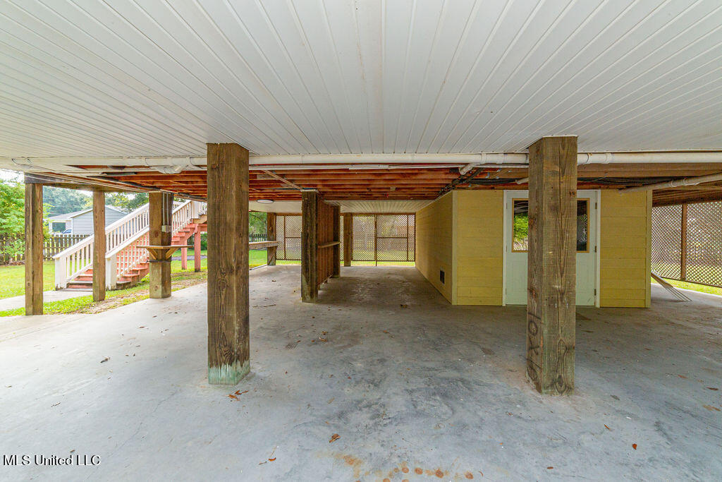 408 Waveland Avenue Property Photo 33