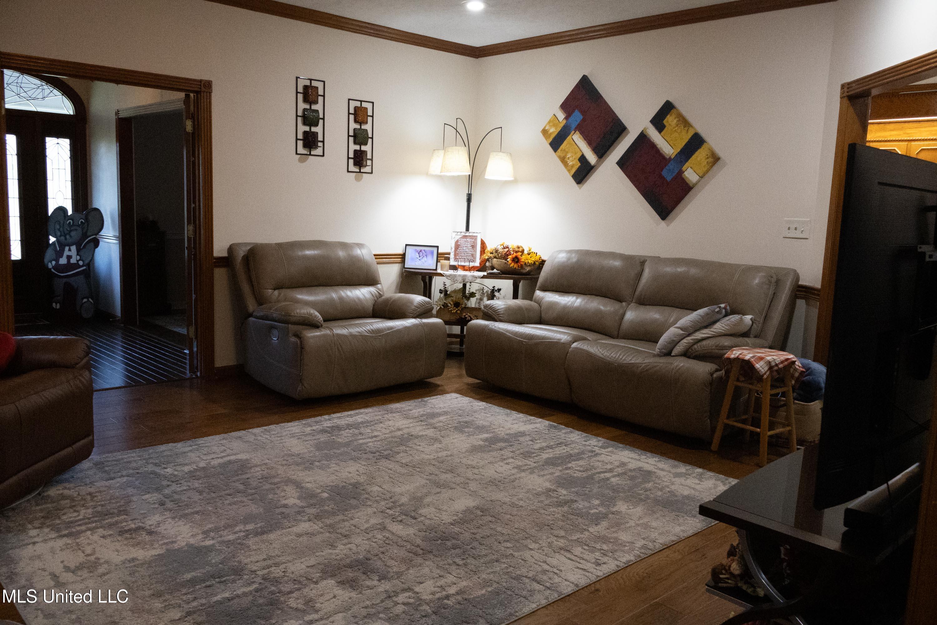 109 Falcon Ridge Drive Property Photo 6