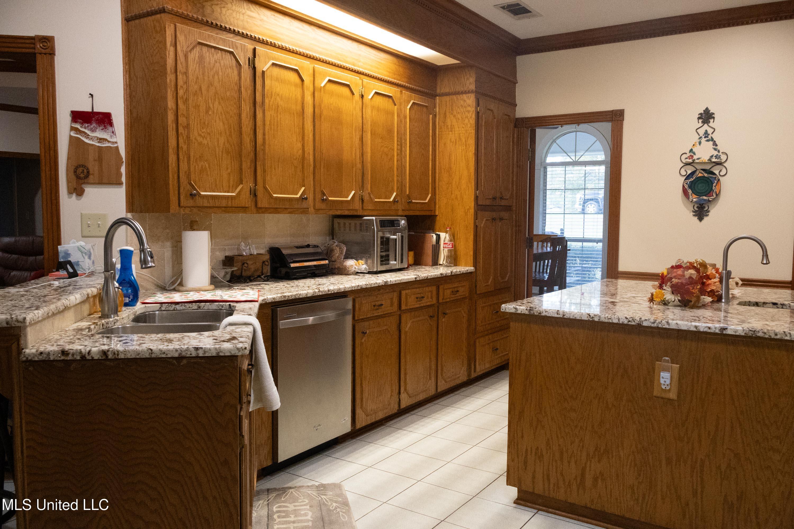109 Falcon Ridge Drive Property Photo 9
