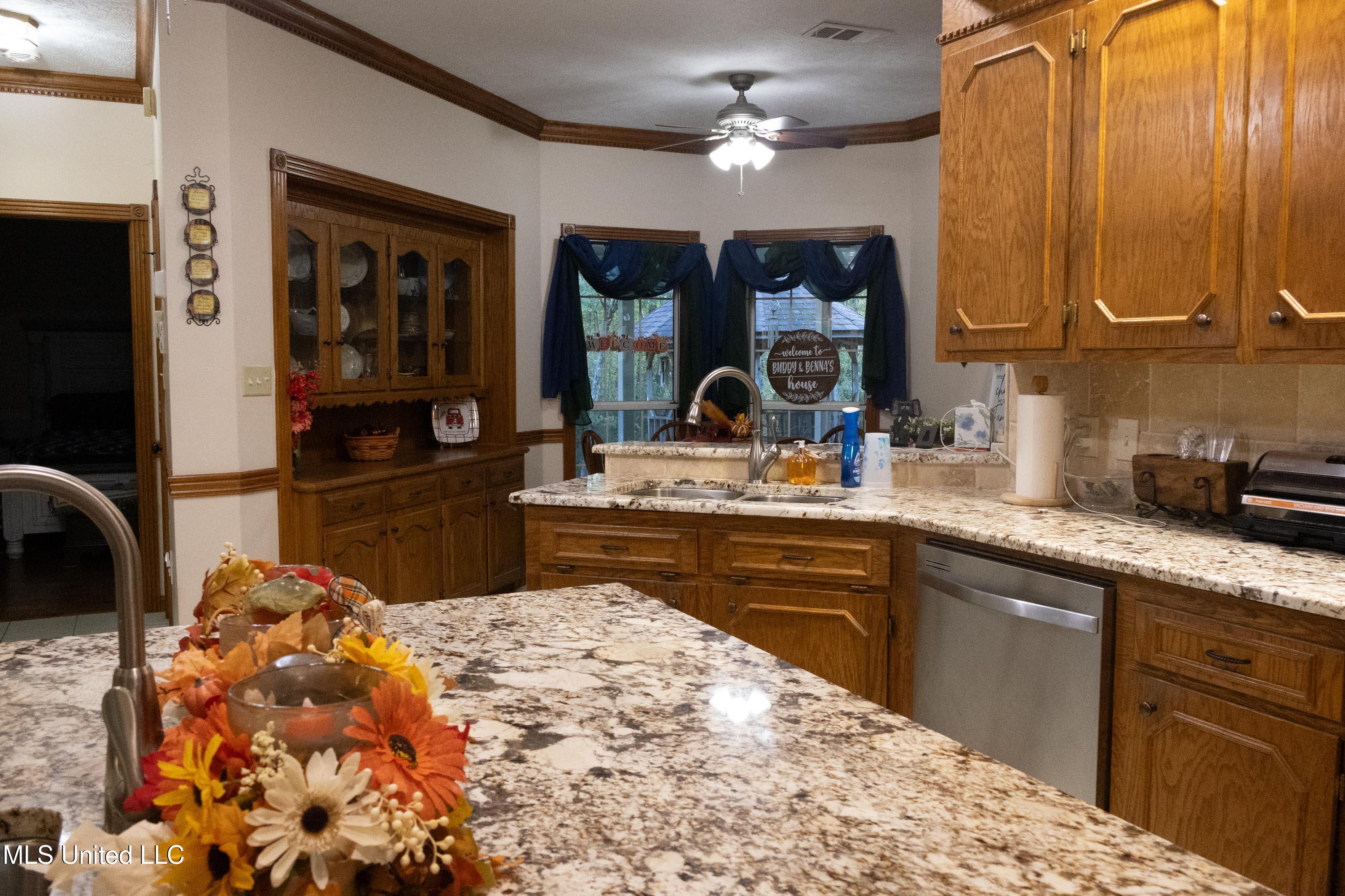 109 Falcon Ridge Drive Property Photo 10