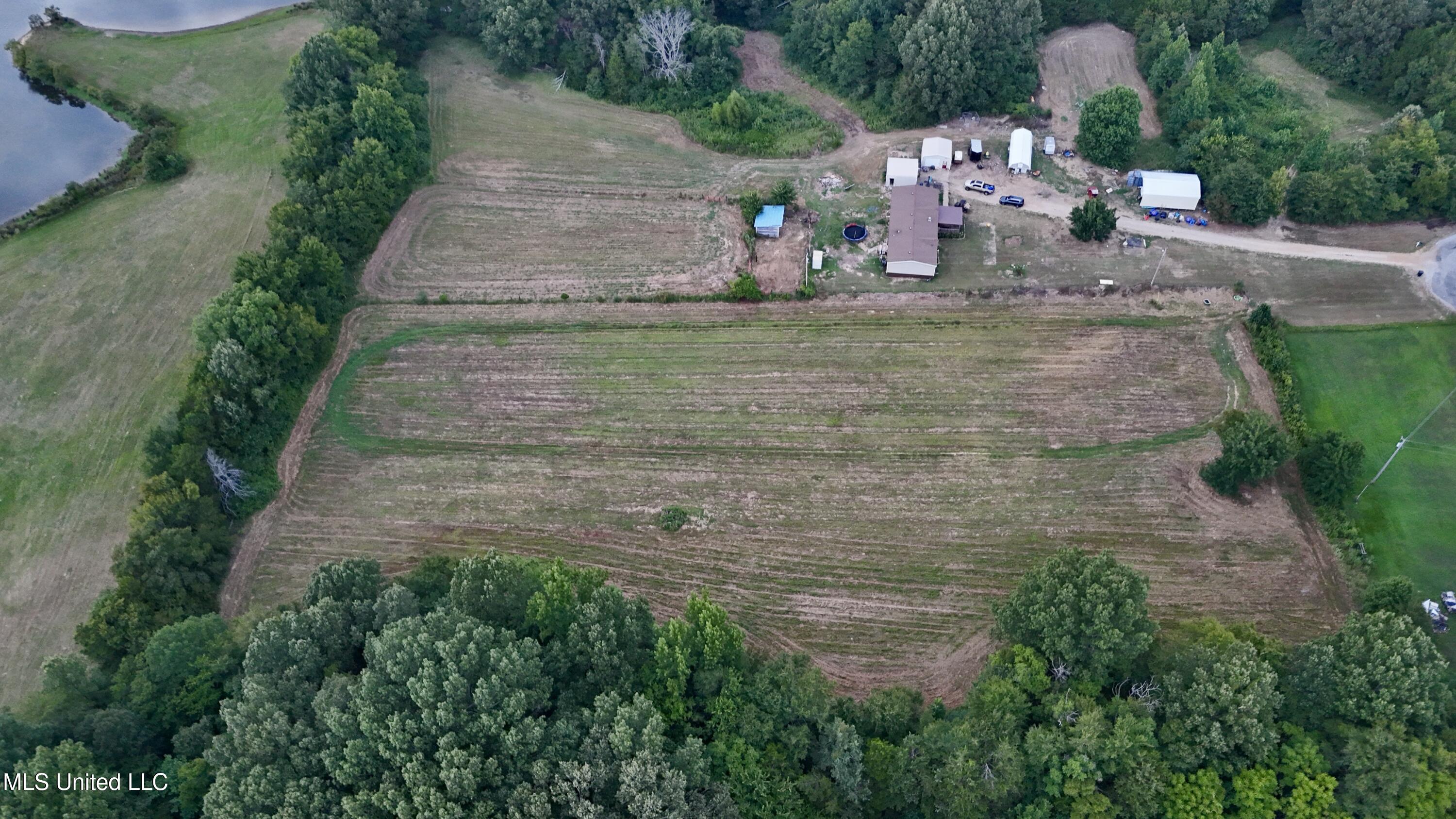 C Williams Drive Property Photo 4