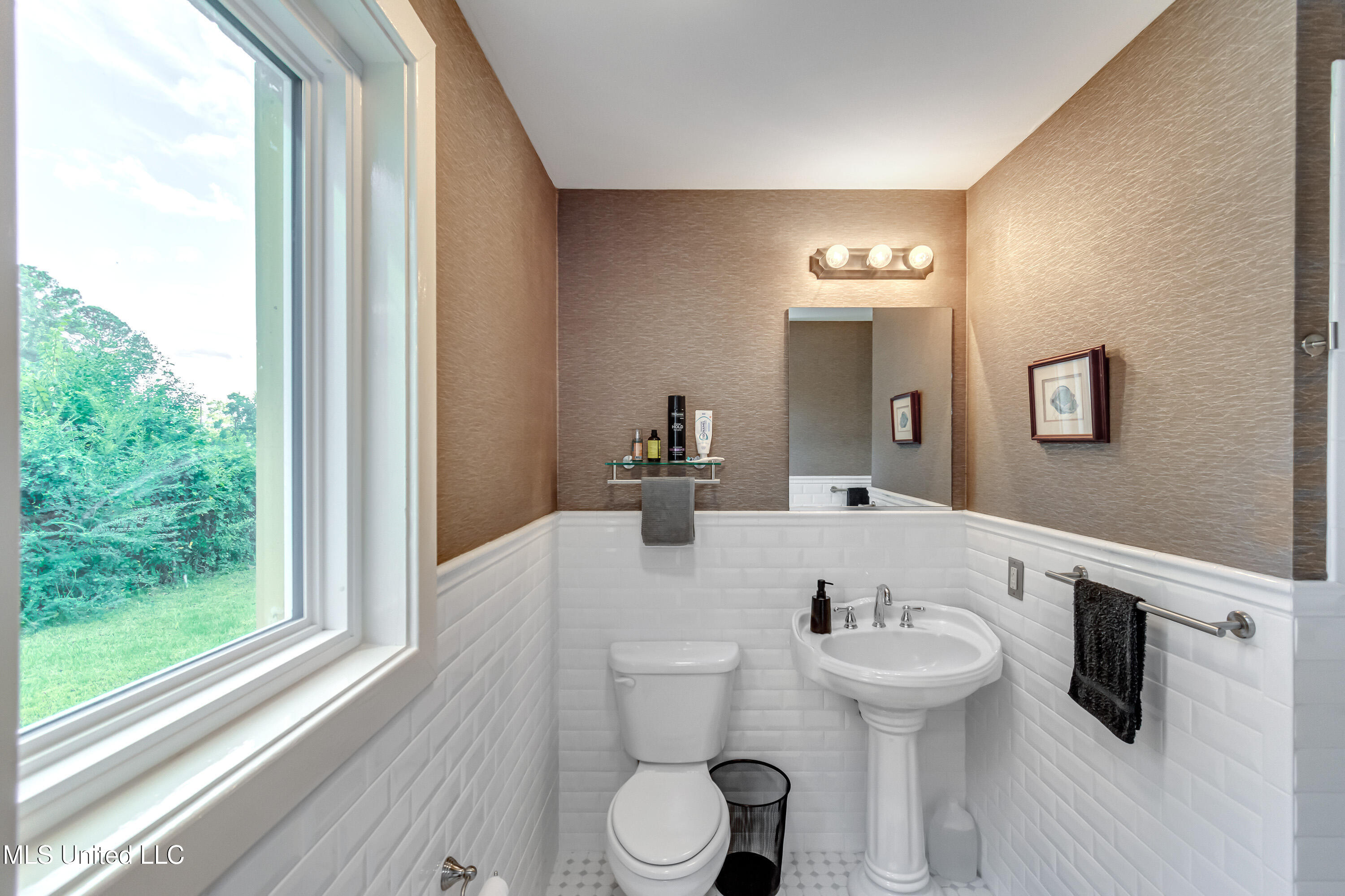 239 Fernwood Drive Property Photo 40