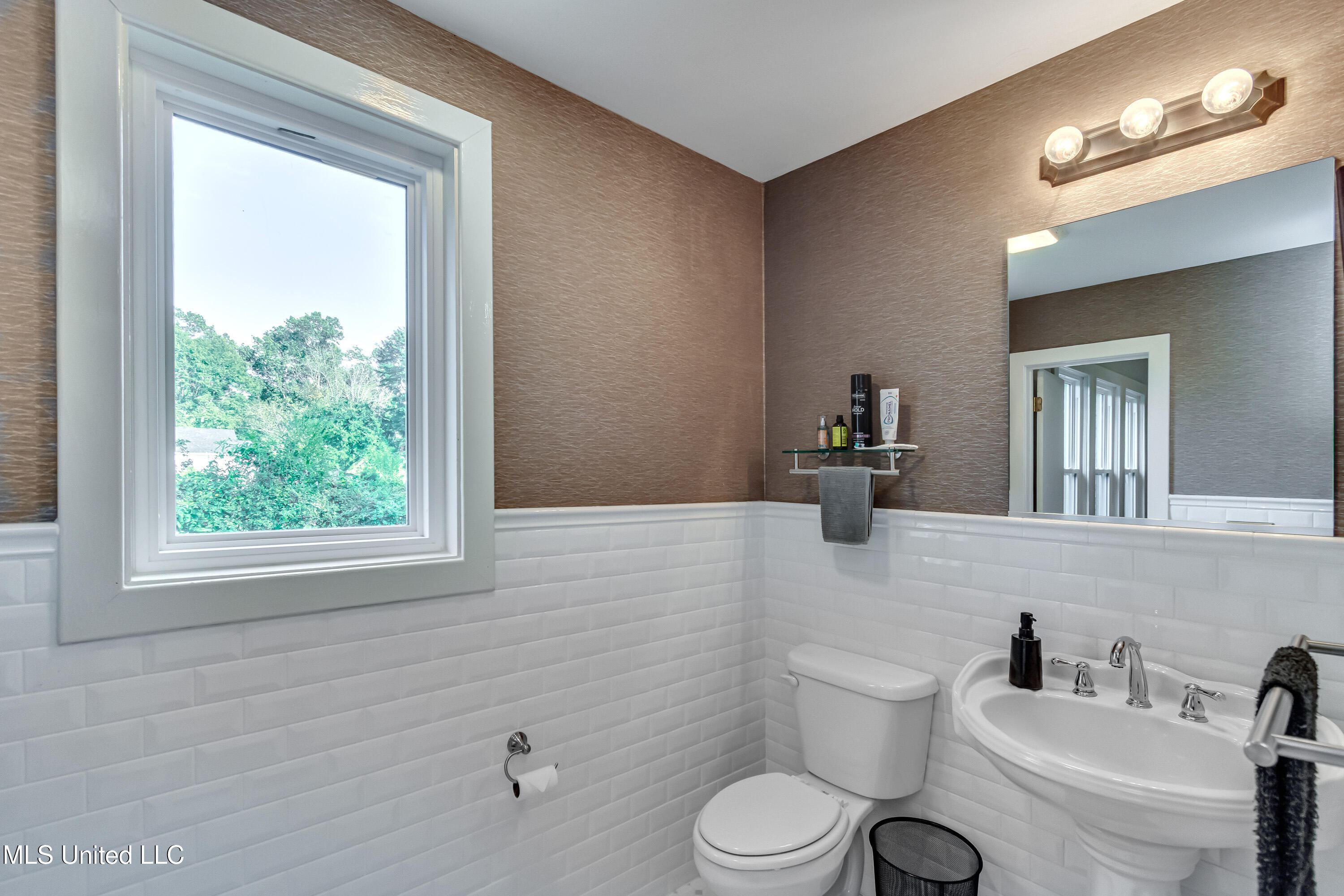 239 Fernwood Drive Property Photo 42