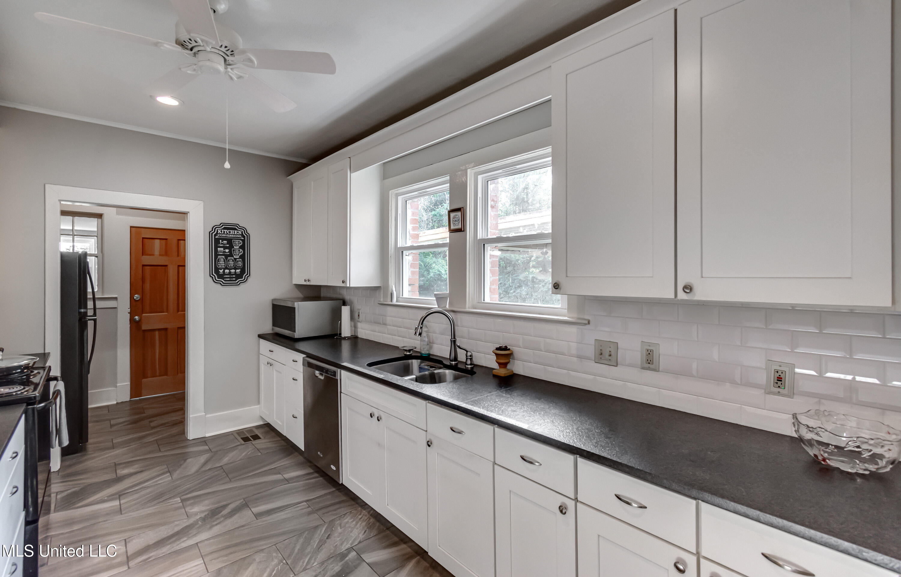 239 Fernwood Drive Property Photo 48