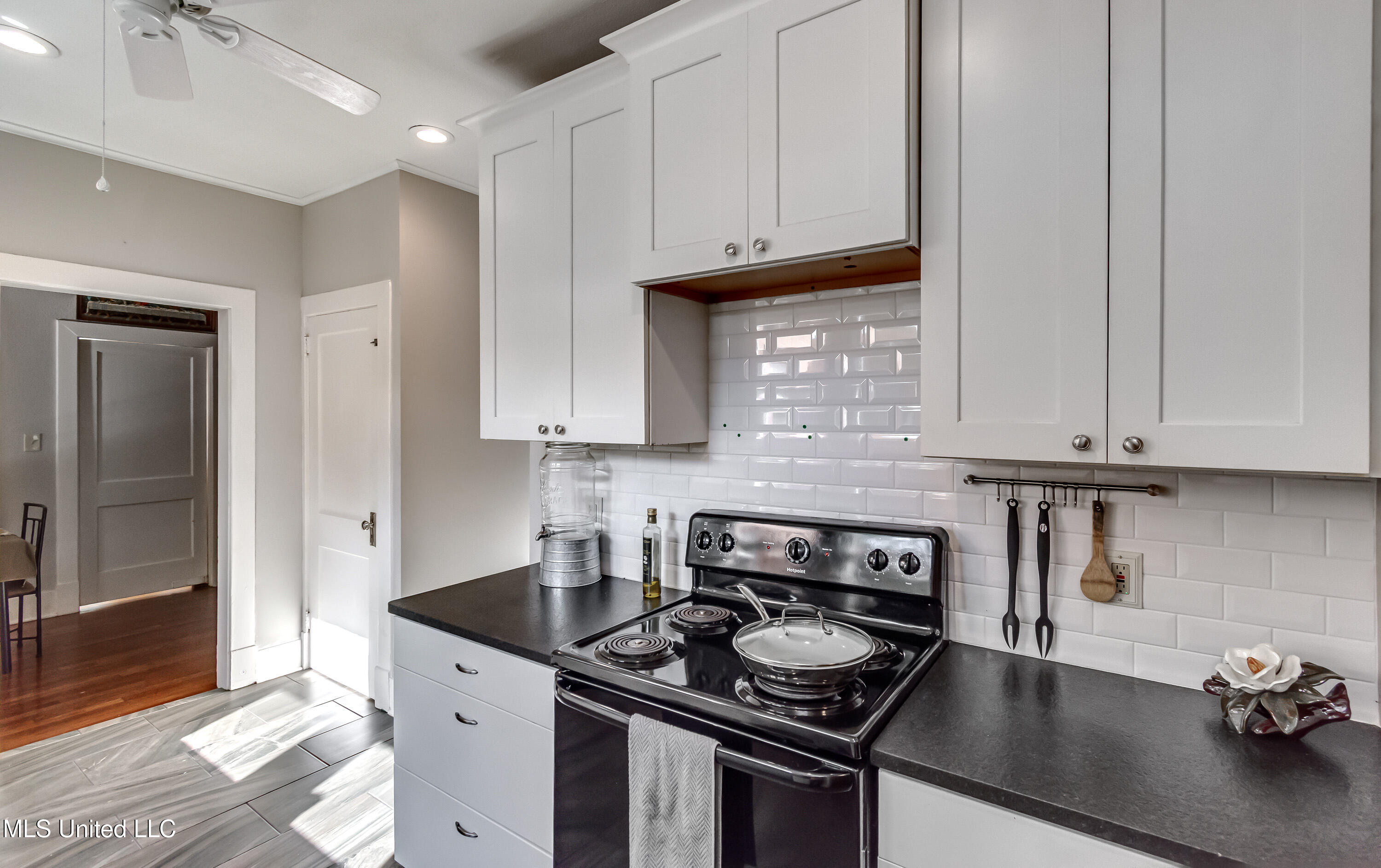 239 Fernwood Drive Property Photo 50