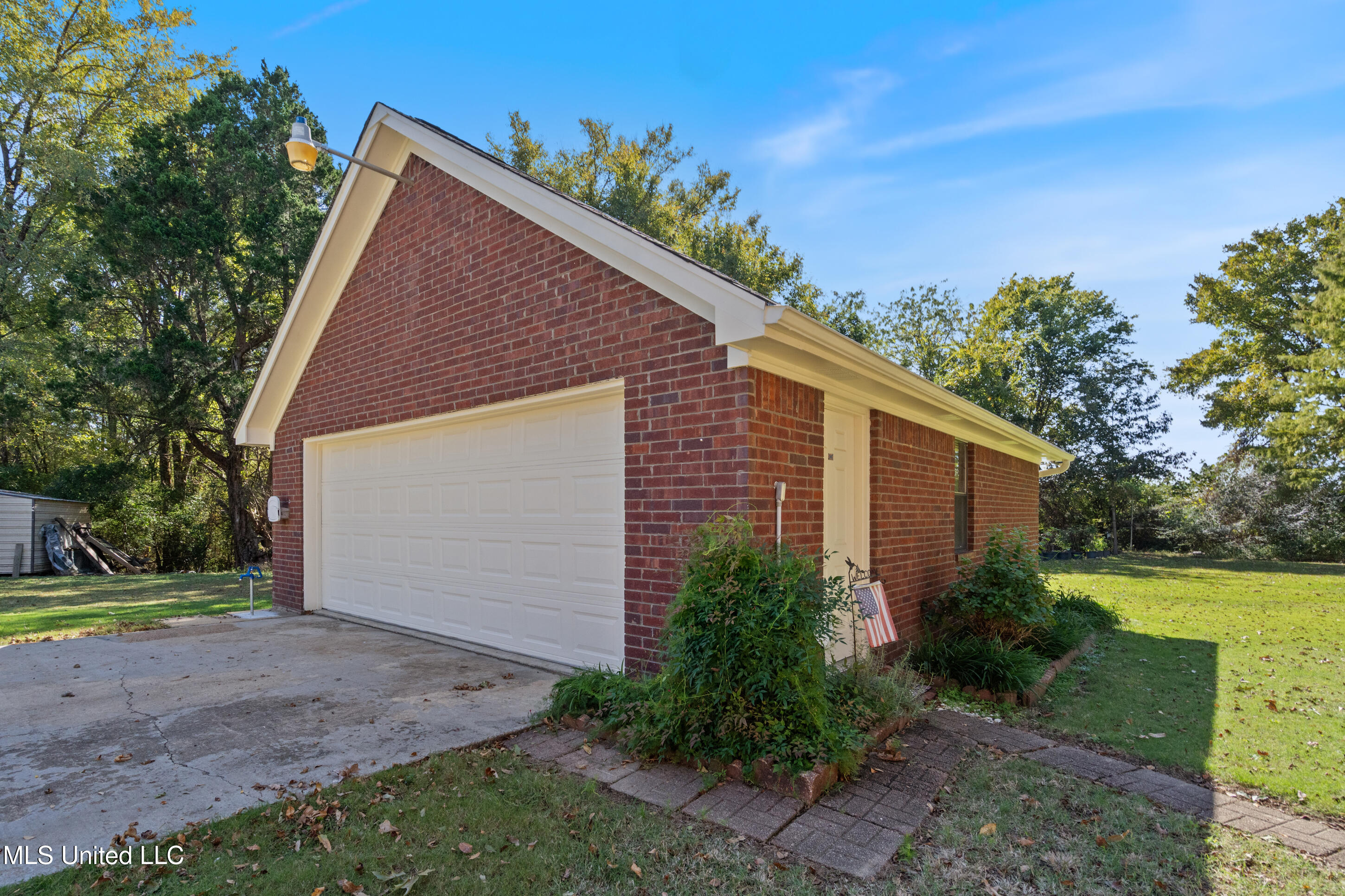 129 Keestone Drive Property Photo 4