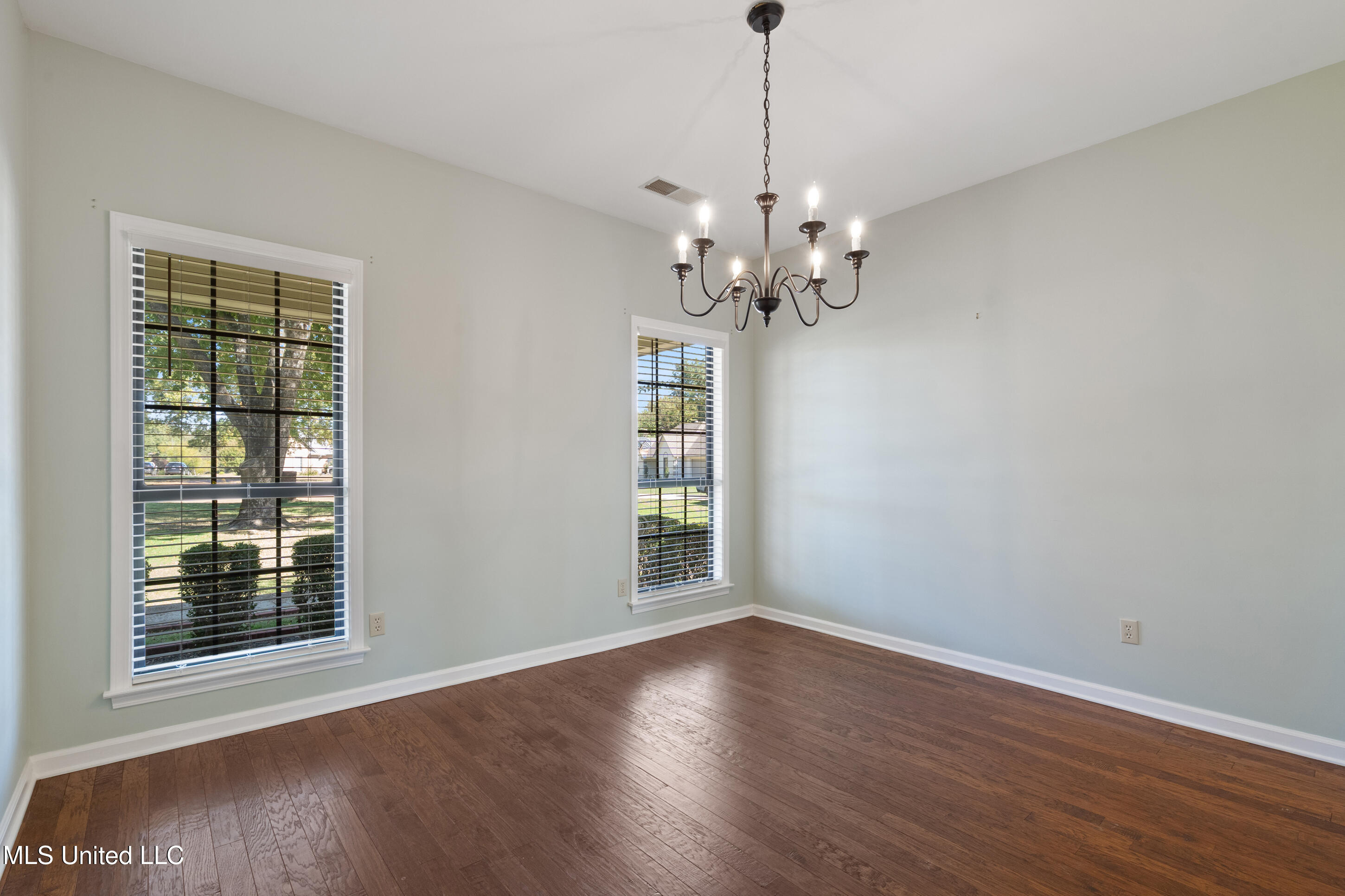 129 Keestone Drive Property Photo 6