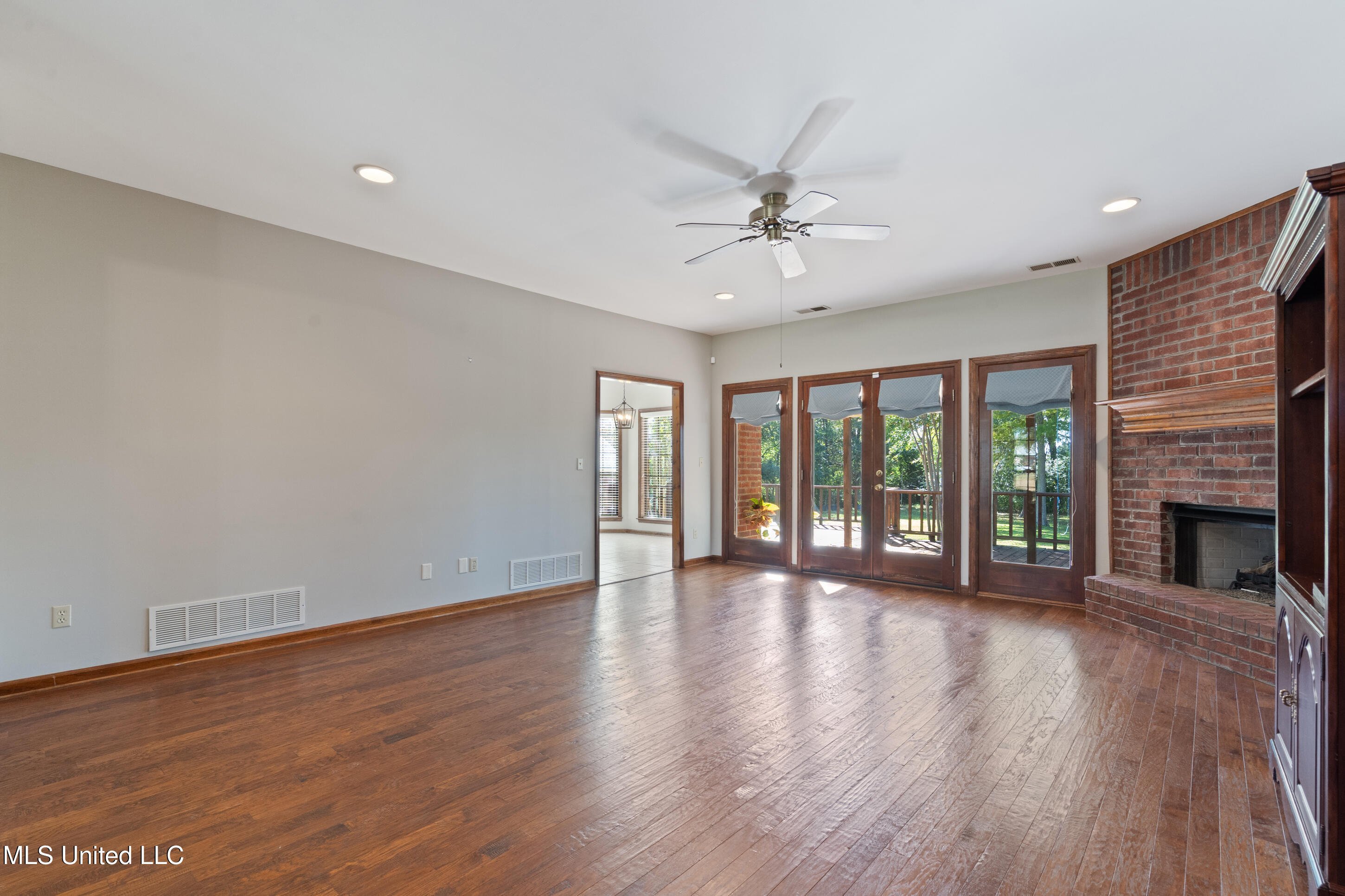 129 Keestone Drive Property Photo 7