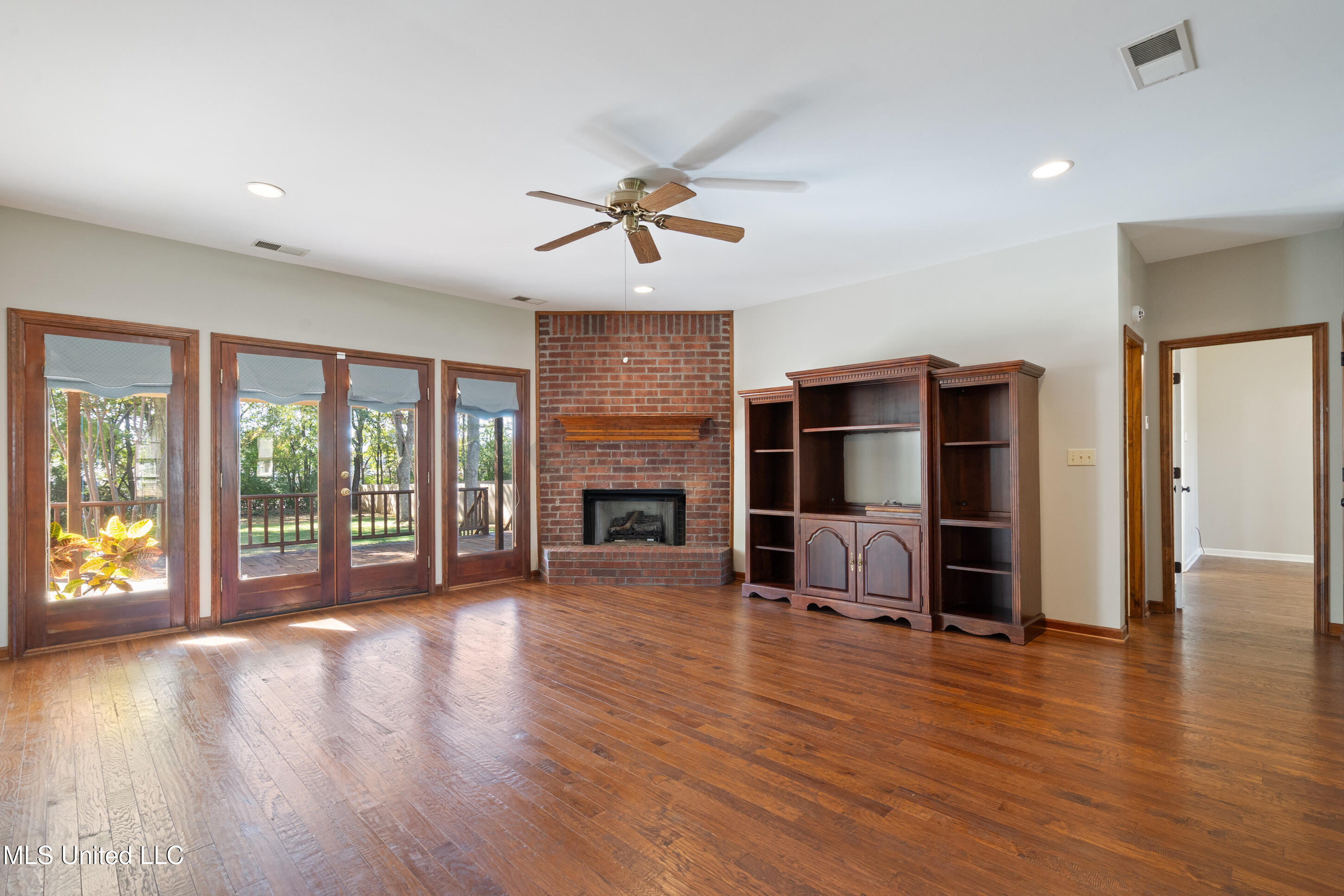 129 Keestone Drive Property Photo 8