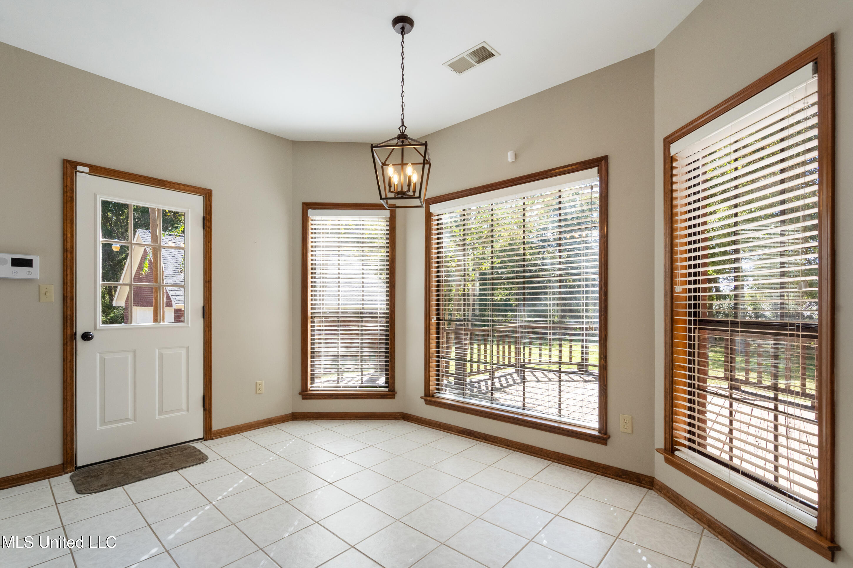 129 Keestone Drive Property Photo 10