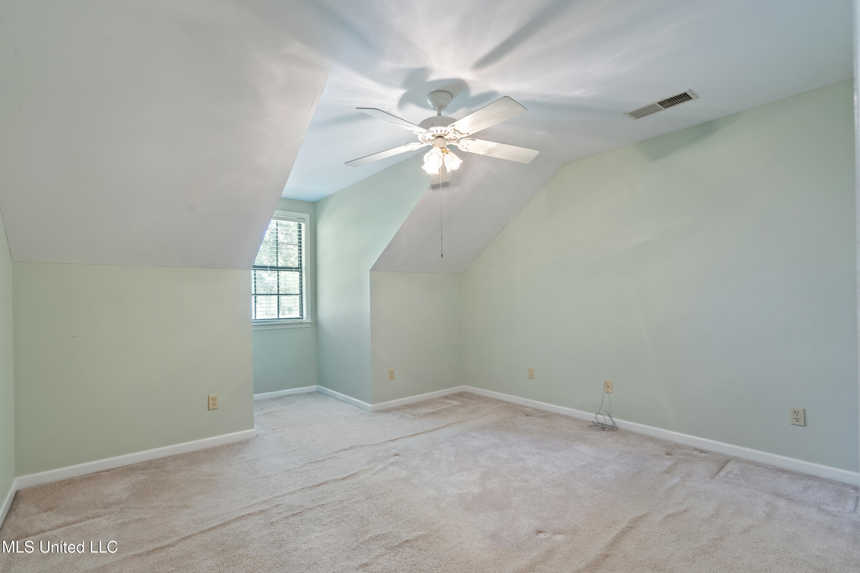 129 Keestone Drive Property Photo 24