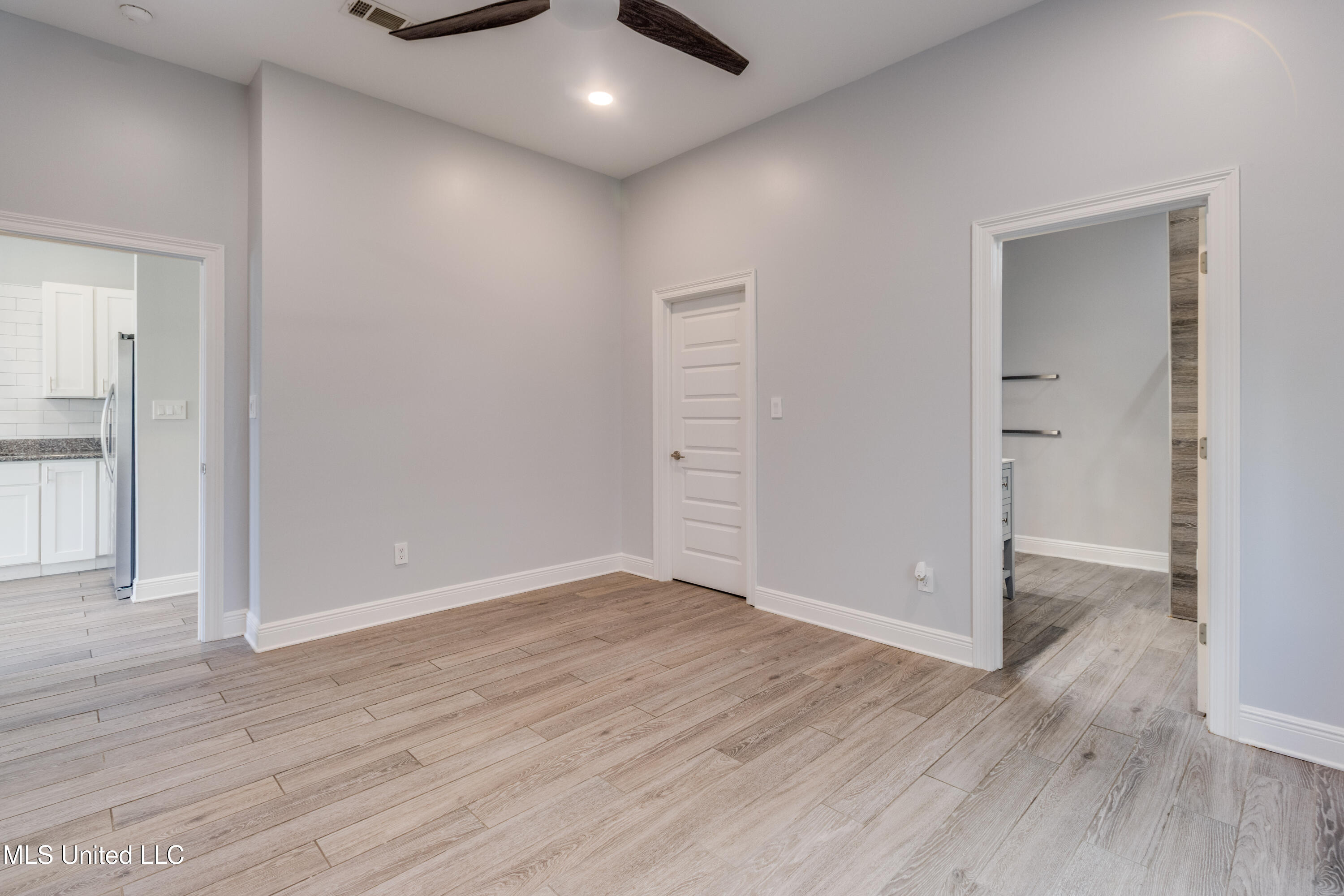 225 Winter Garden Drive Property Photo 9