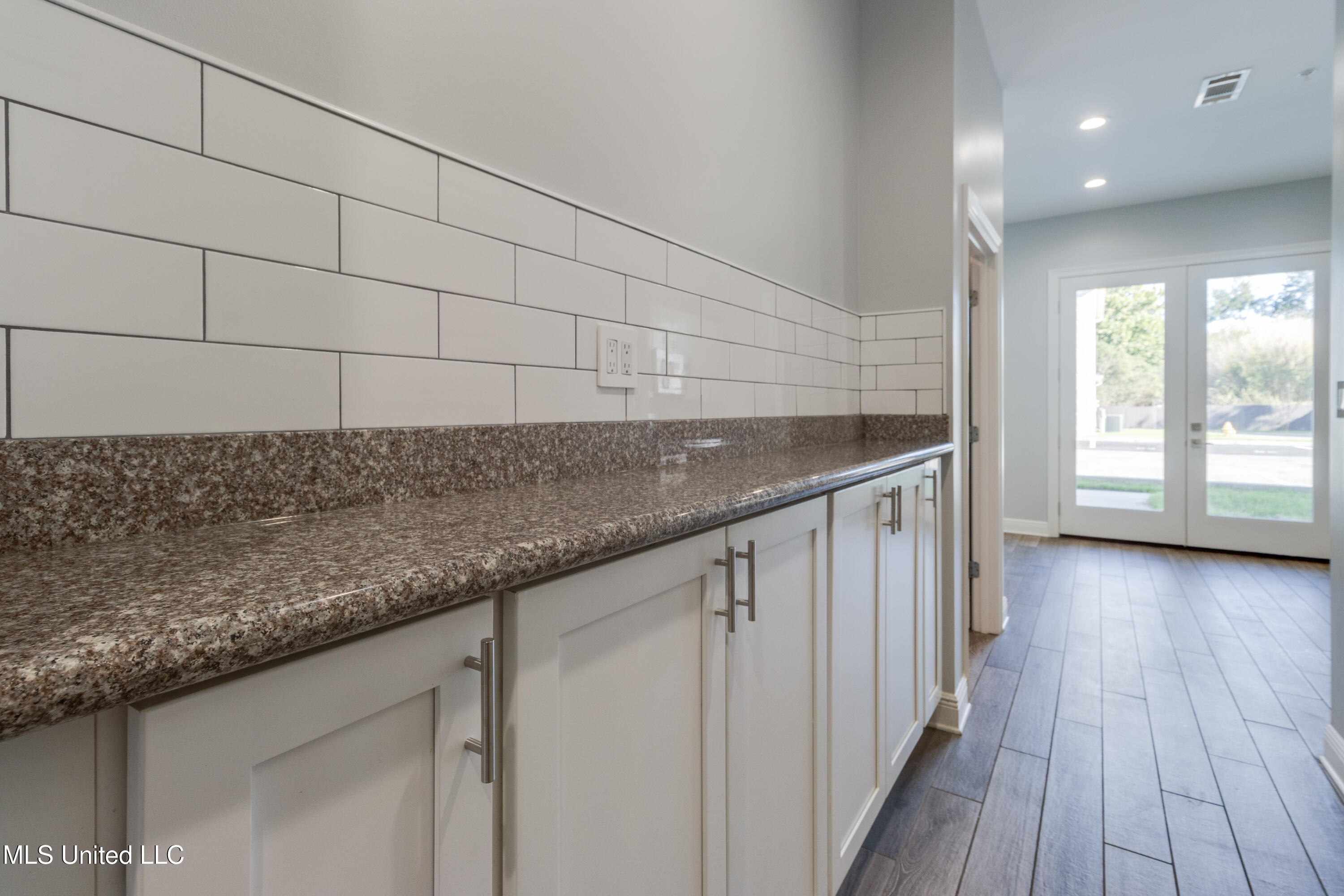 225 Winter Garden Drive Property Photo 13