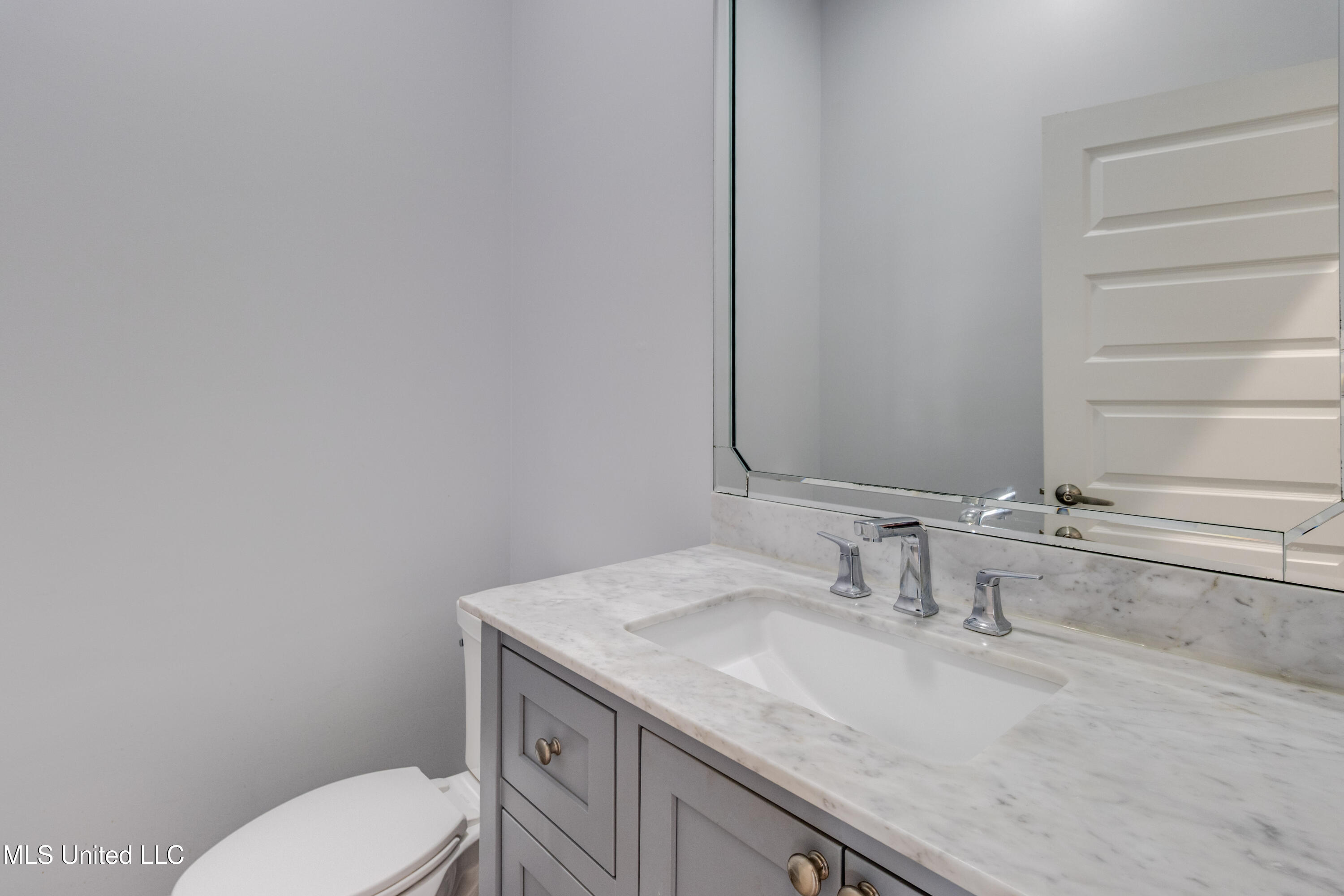 225 Winter Garden Drive Property Photo 14