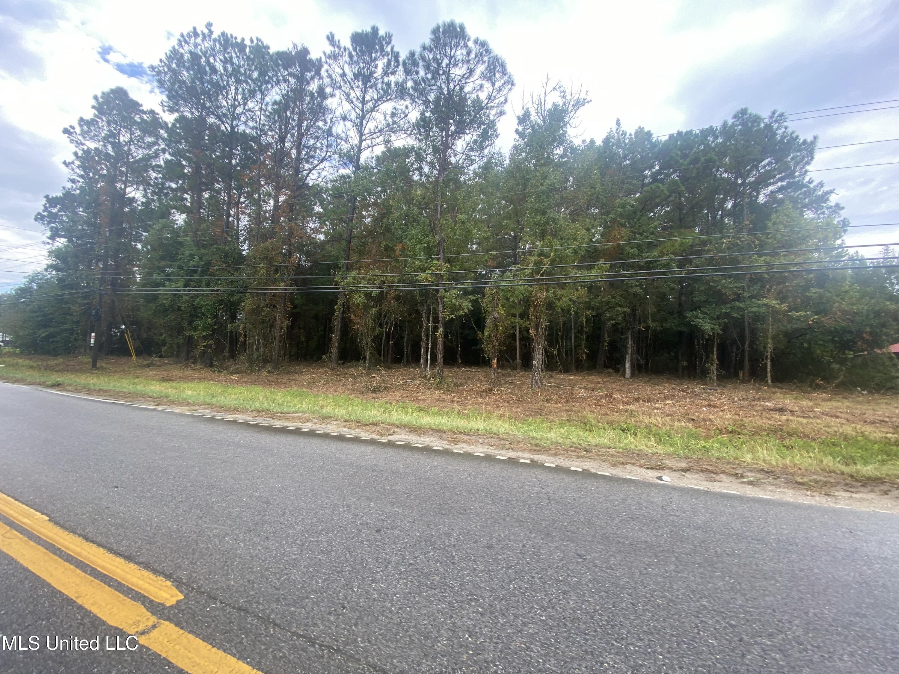 Hwy 613 Property Photo 2