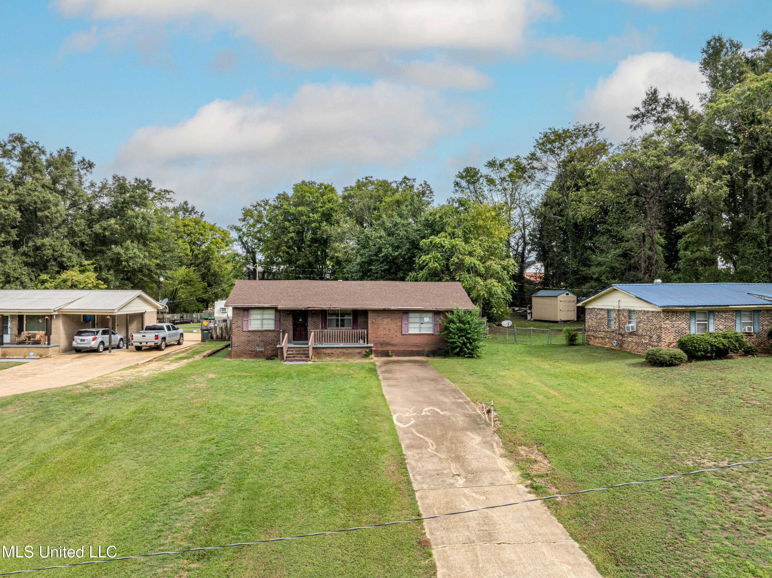 270 Johnson Park Property Photo 1