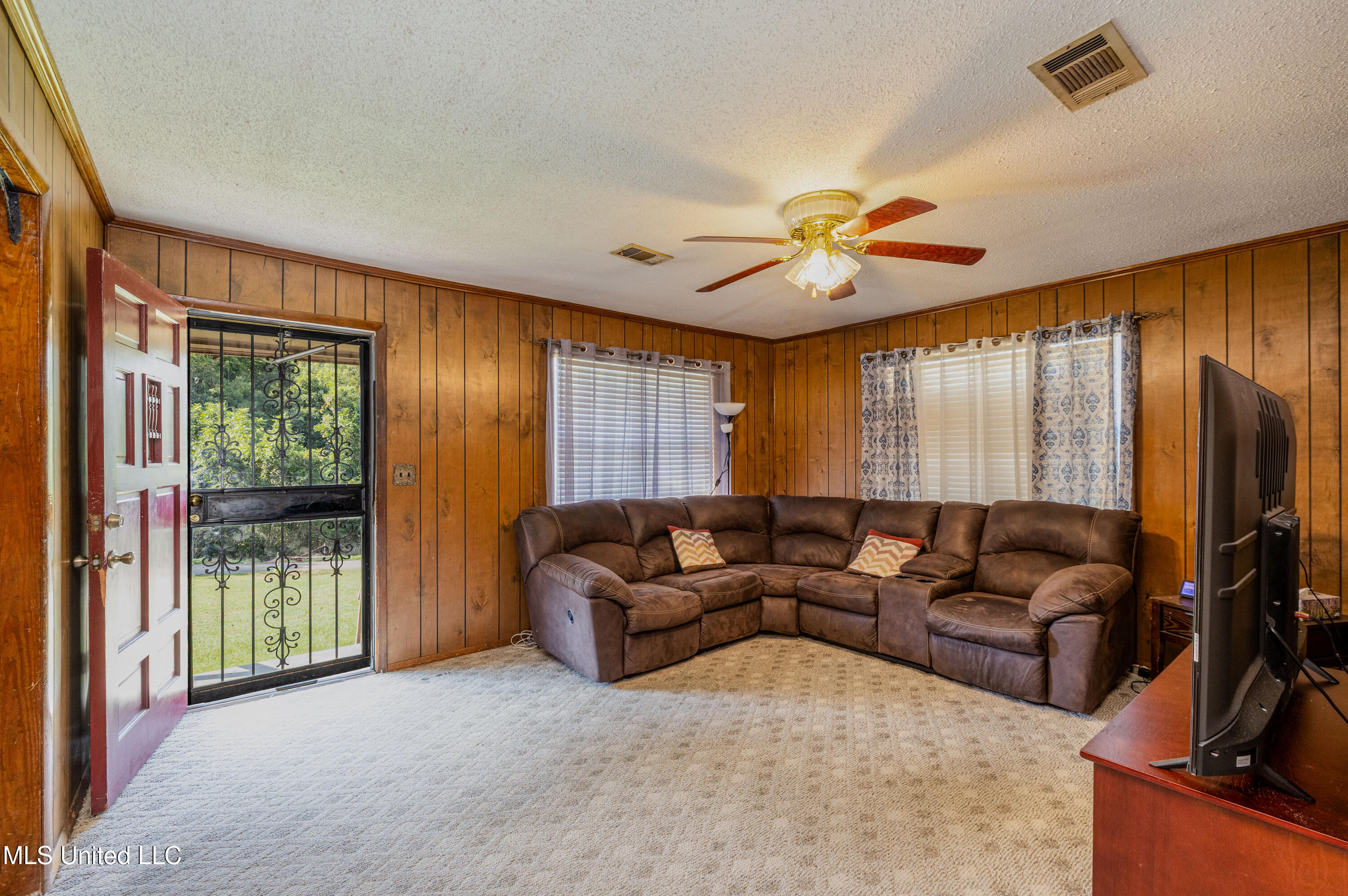 270 Johnson Park Property Photo 2