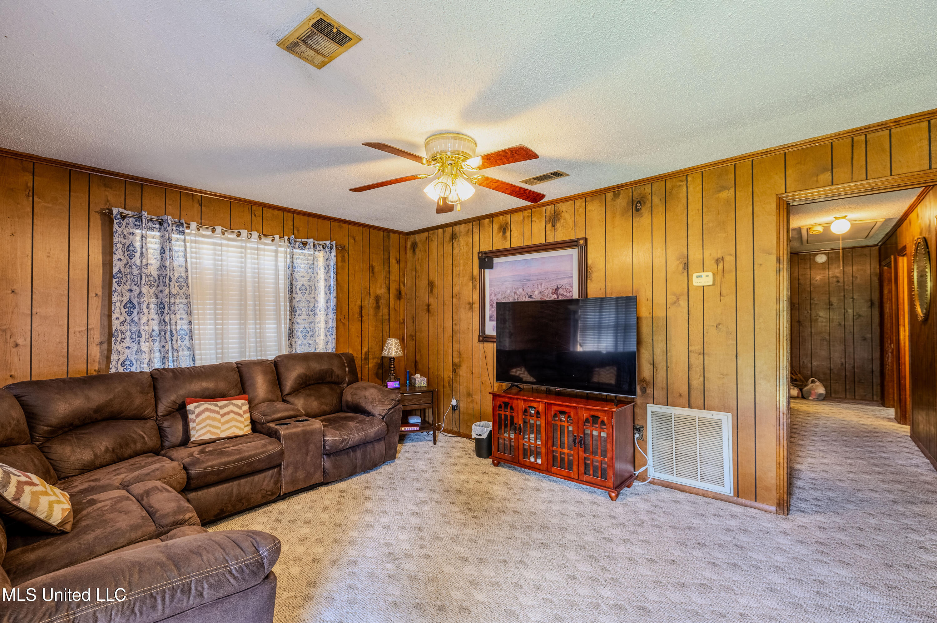 270 Johnson Park Property Photo 3