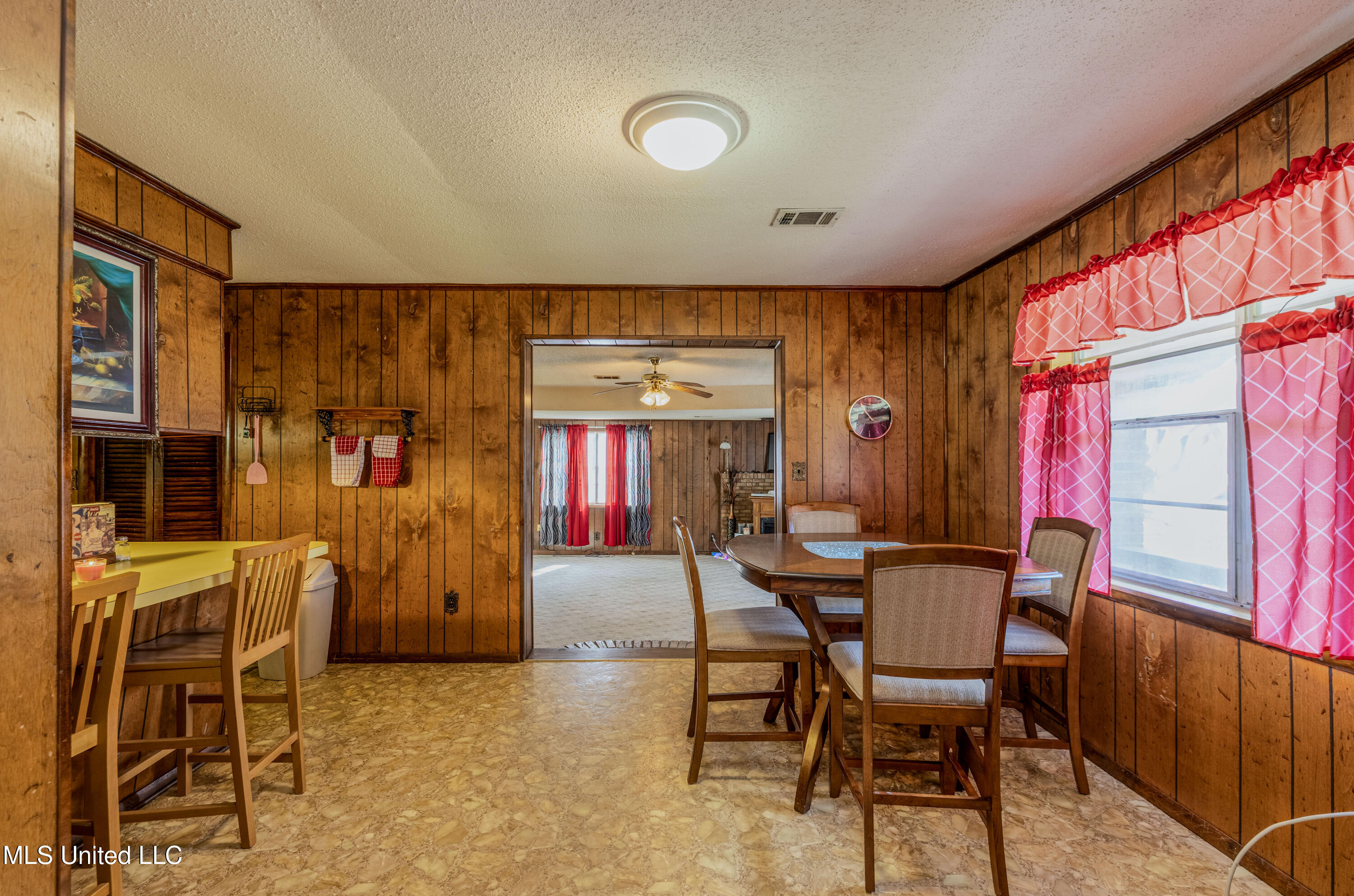 270 Johnson Park Property Photo 4