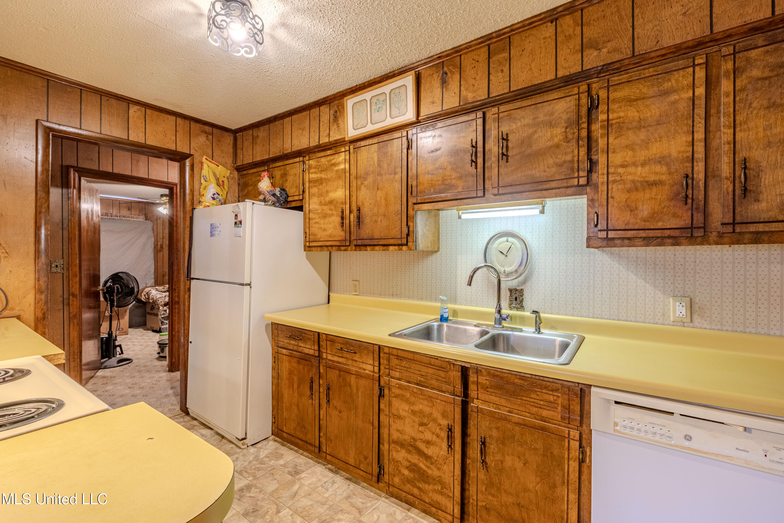 270 Johnson Park Property Photo 6