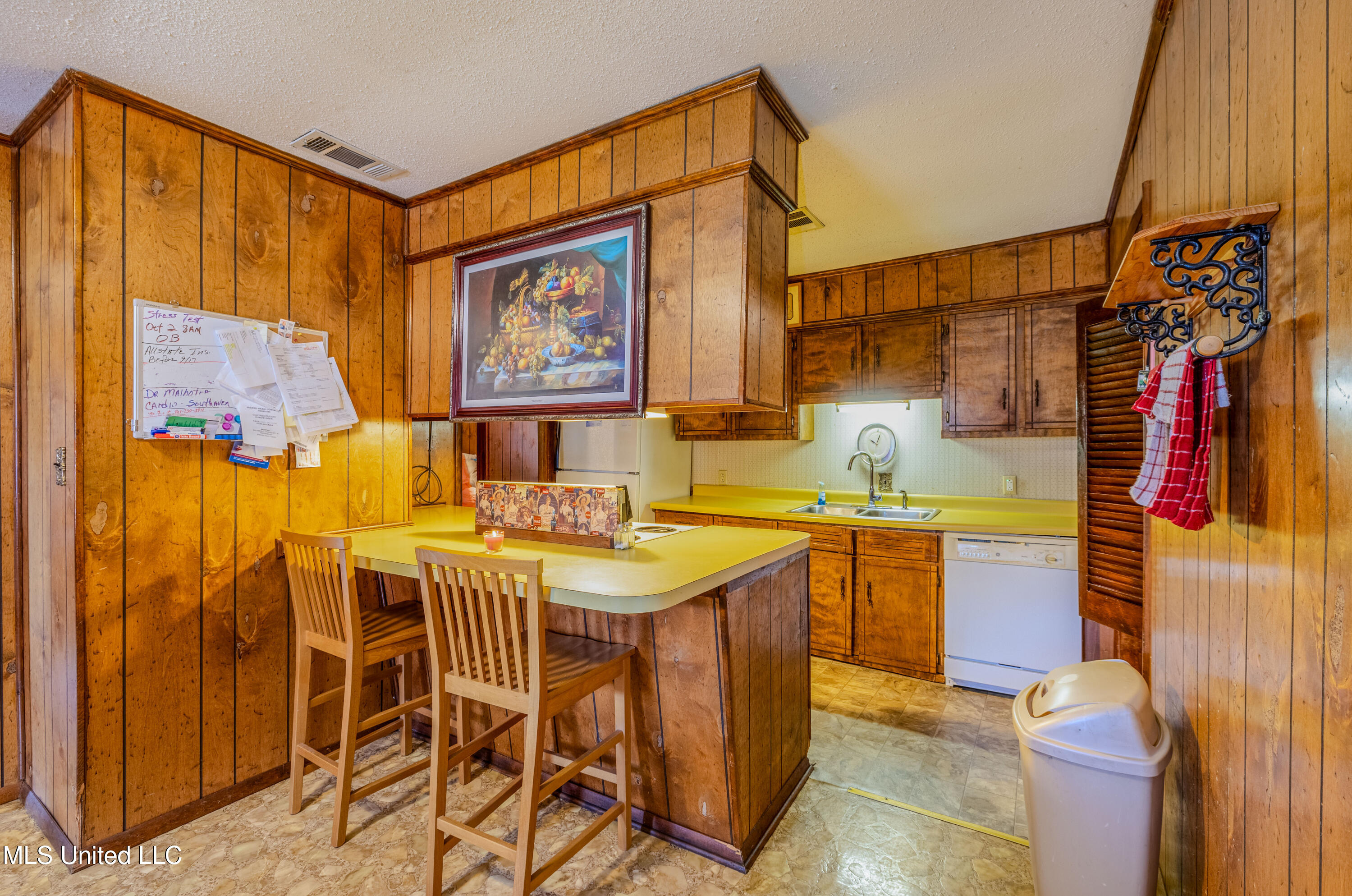 270 Johnson Park Property Photo 7