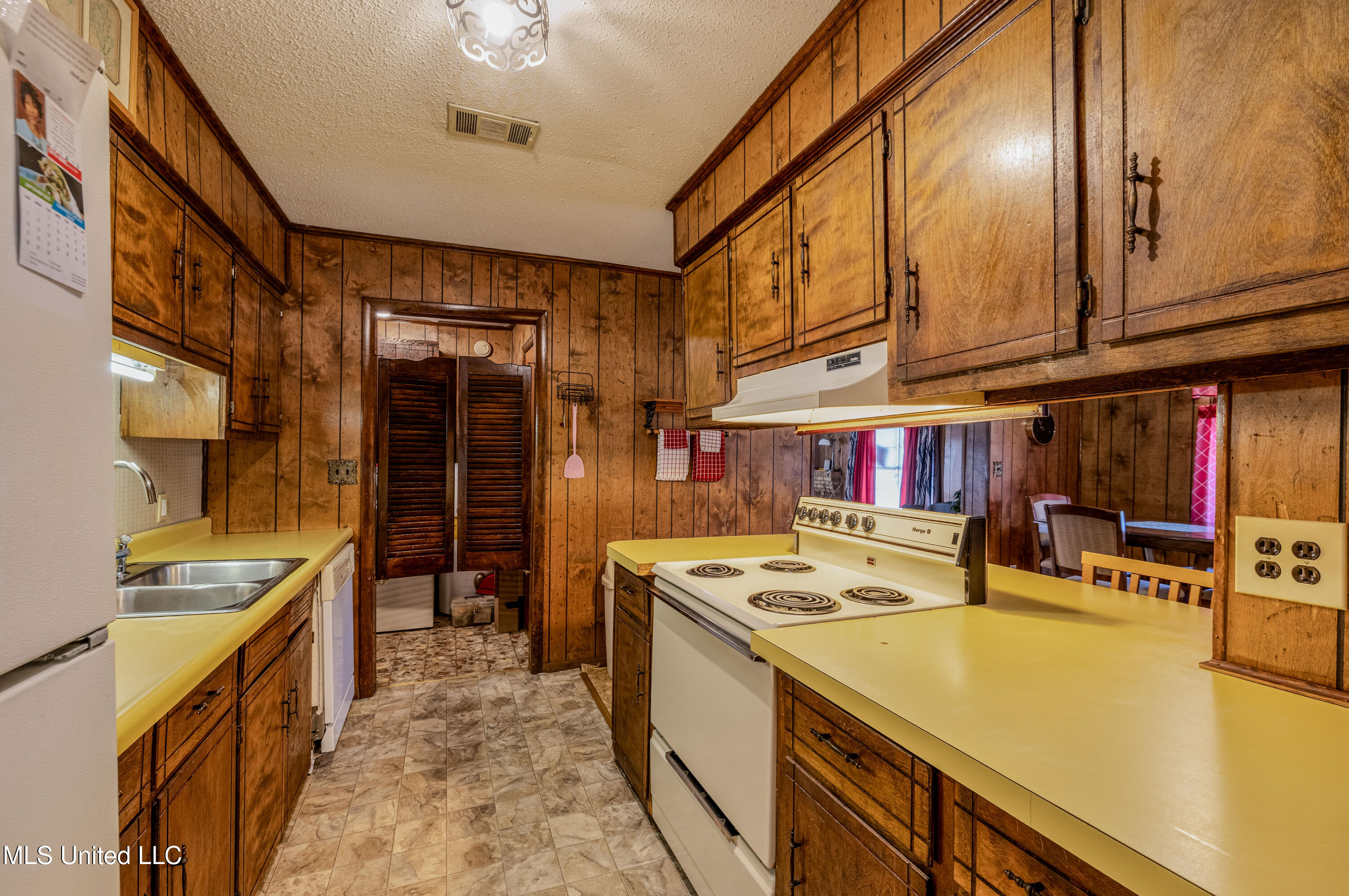 270 Johnson Park Property Photo 8