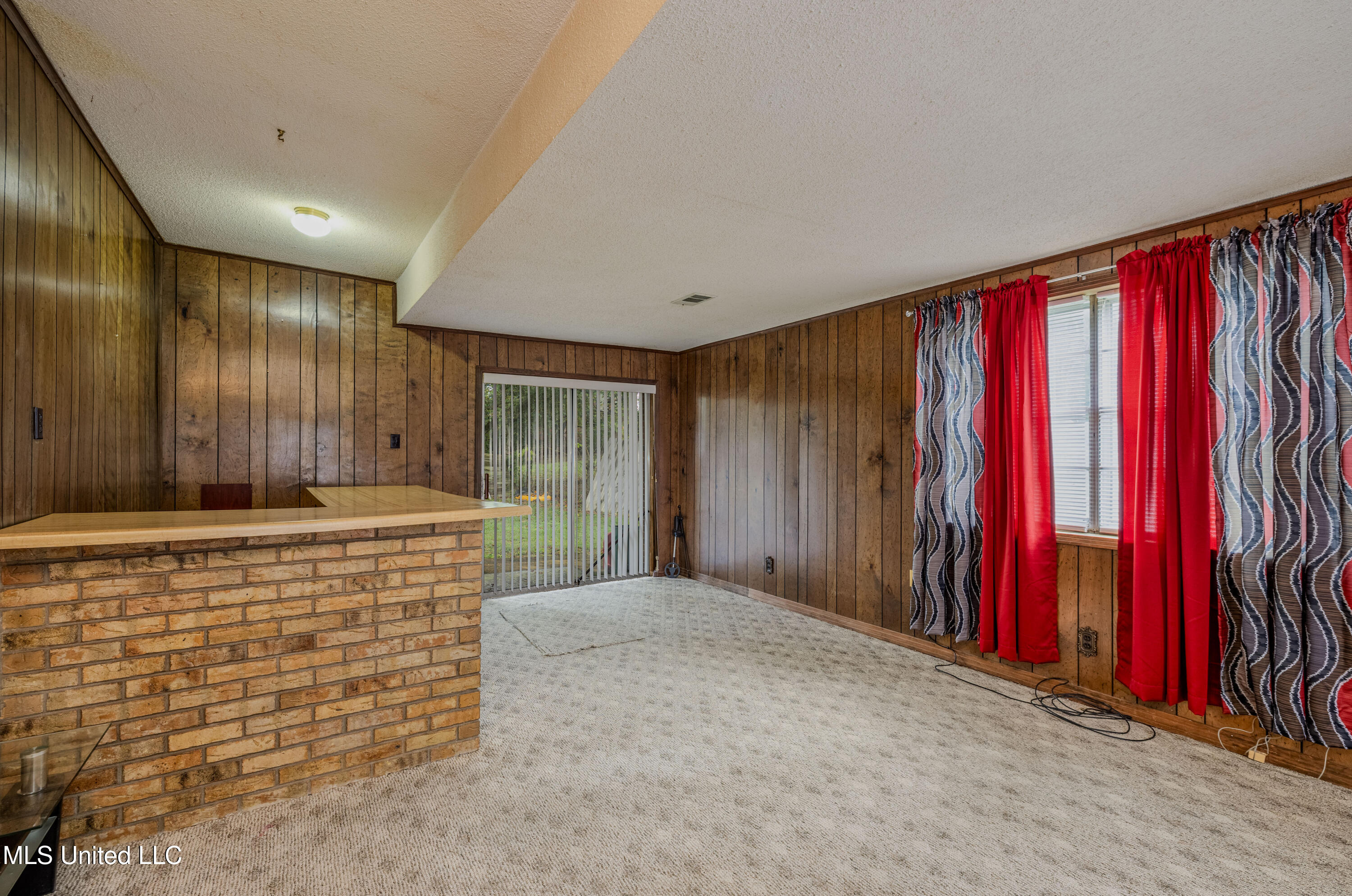 270 Johnson Park Property Photo 9