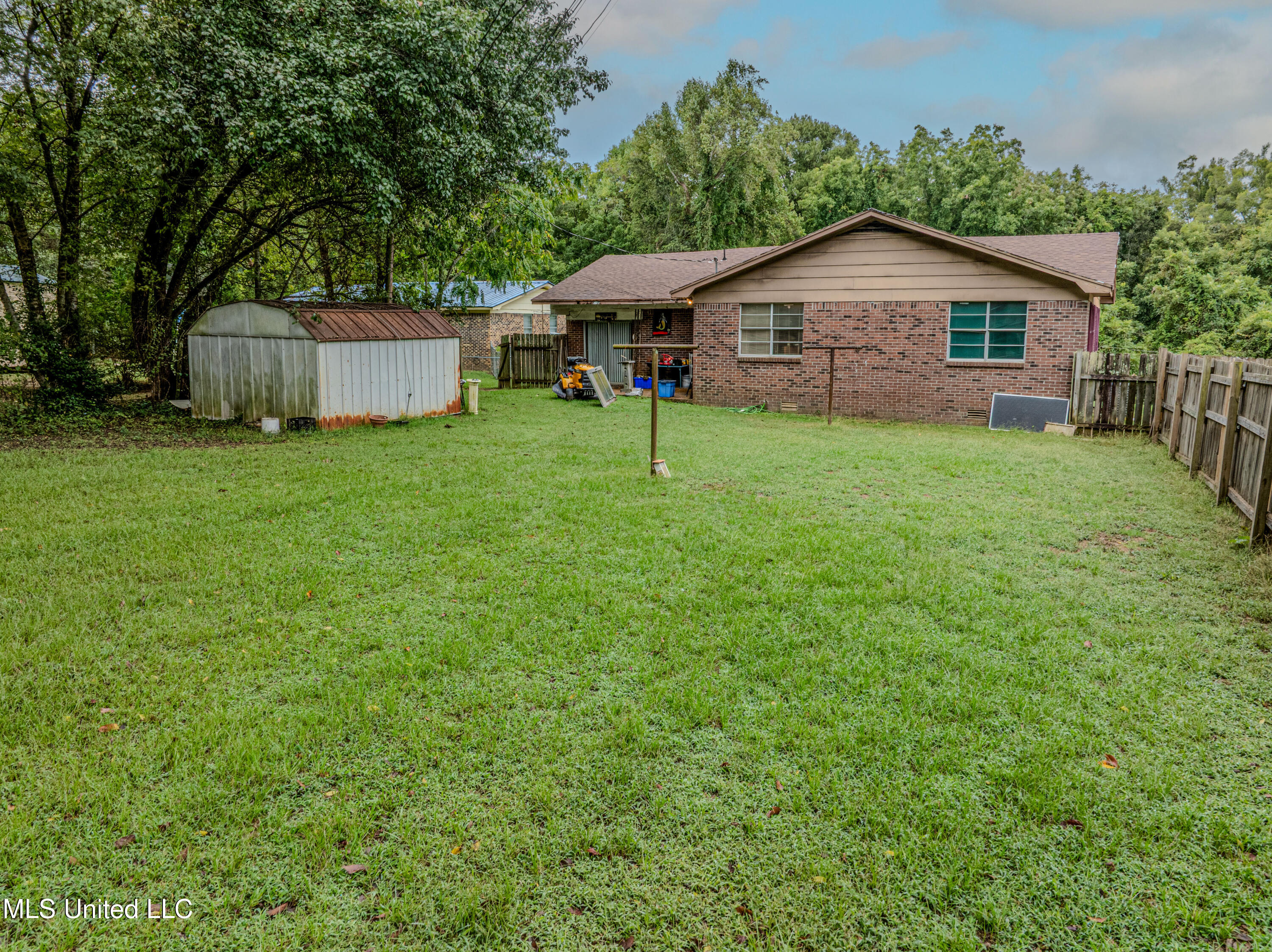 270 Johnson Park Property Photo 33