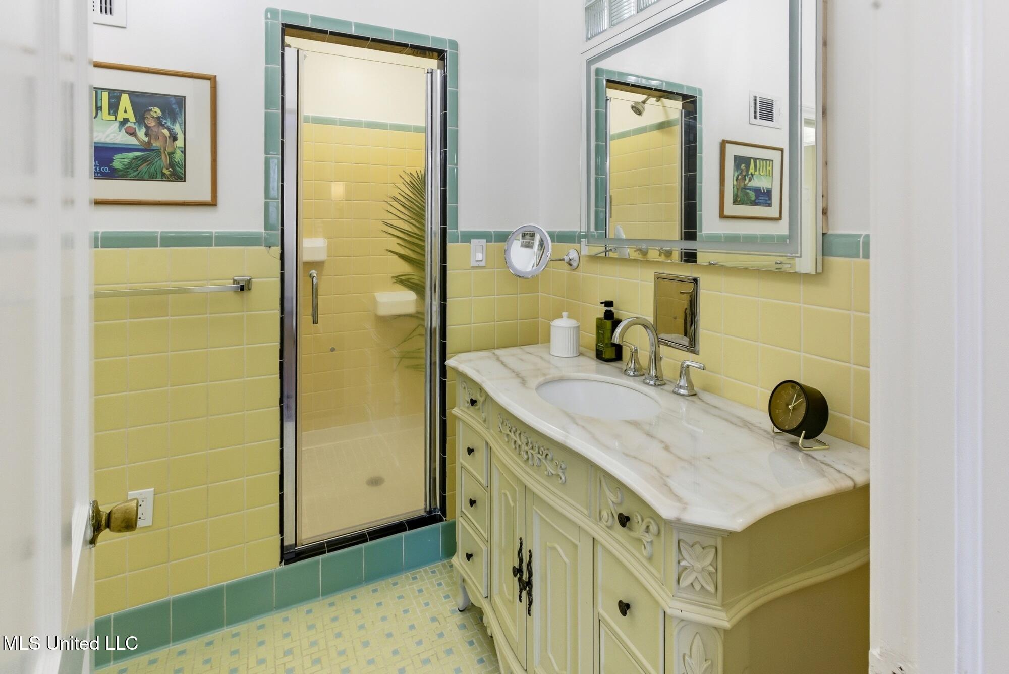 330 S S. Extrension Street Property Photo 11