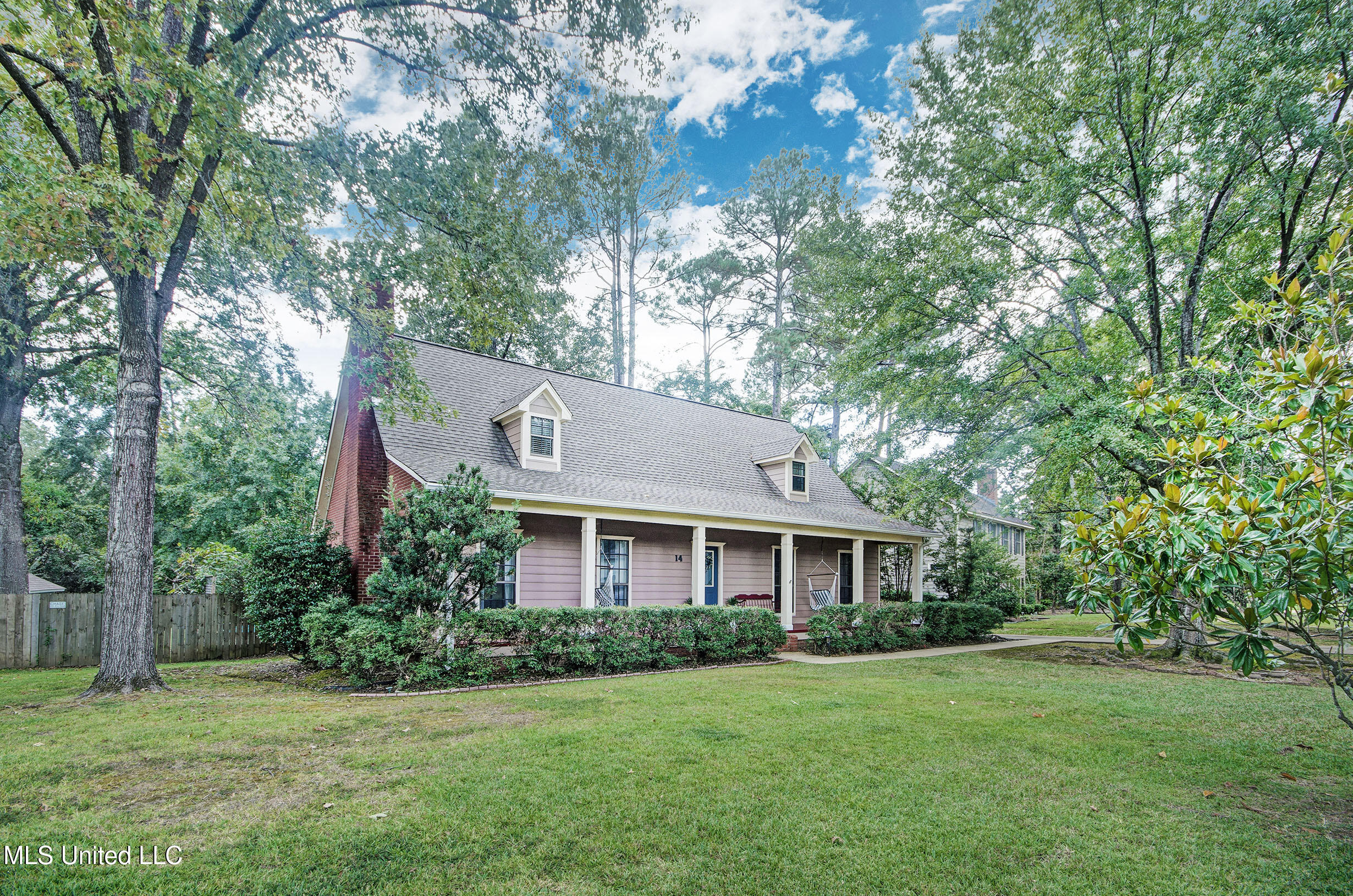 14 Peachtree Lane Property Photo 2